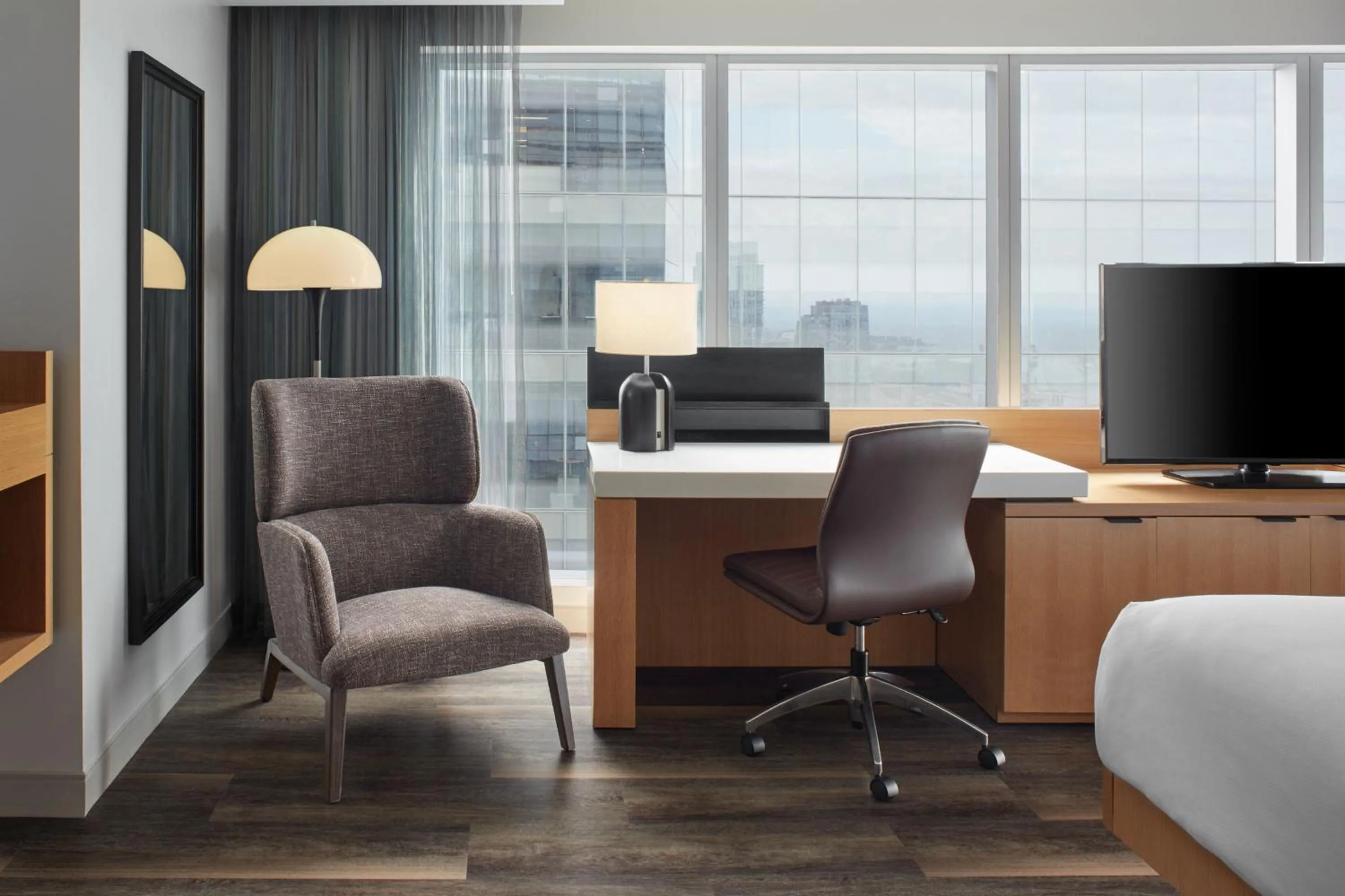 Photo of the whole room in Delta Hotels by Marriott Toronto