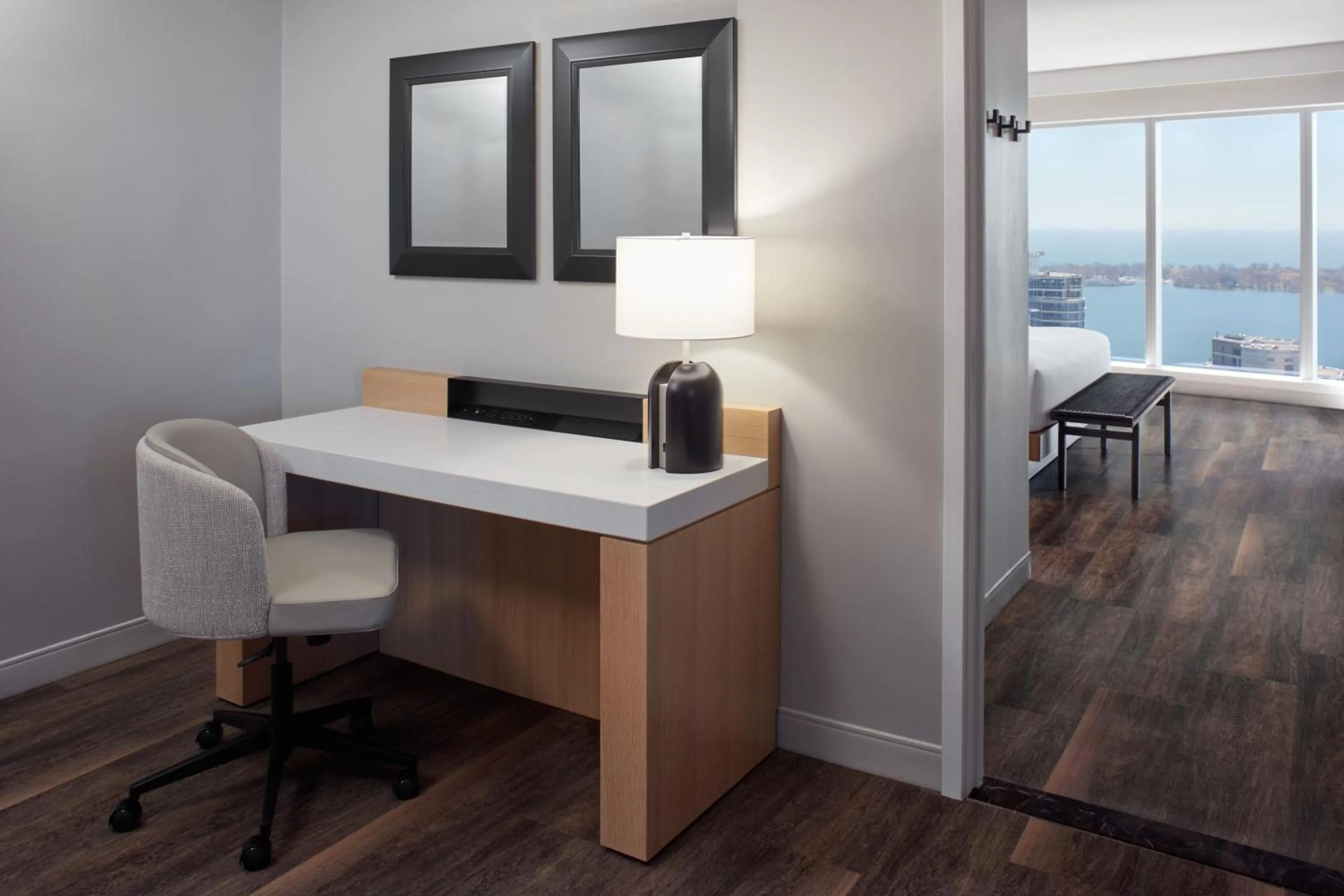 Photo of the whole room in Delta Hotels by Marriott Toronto