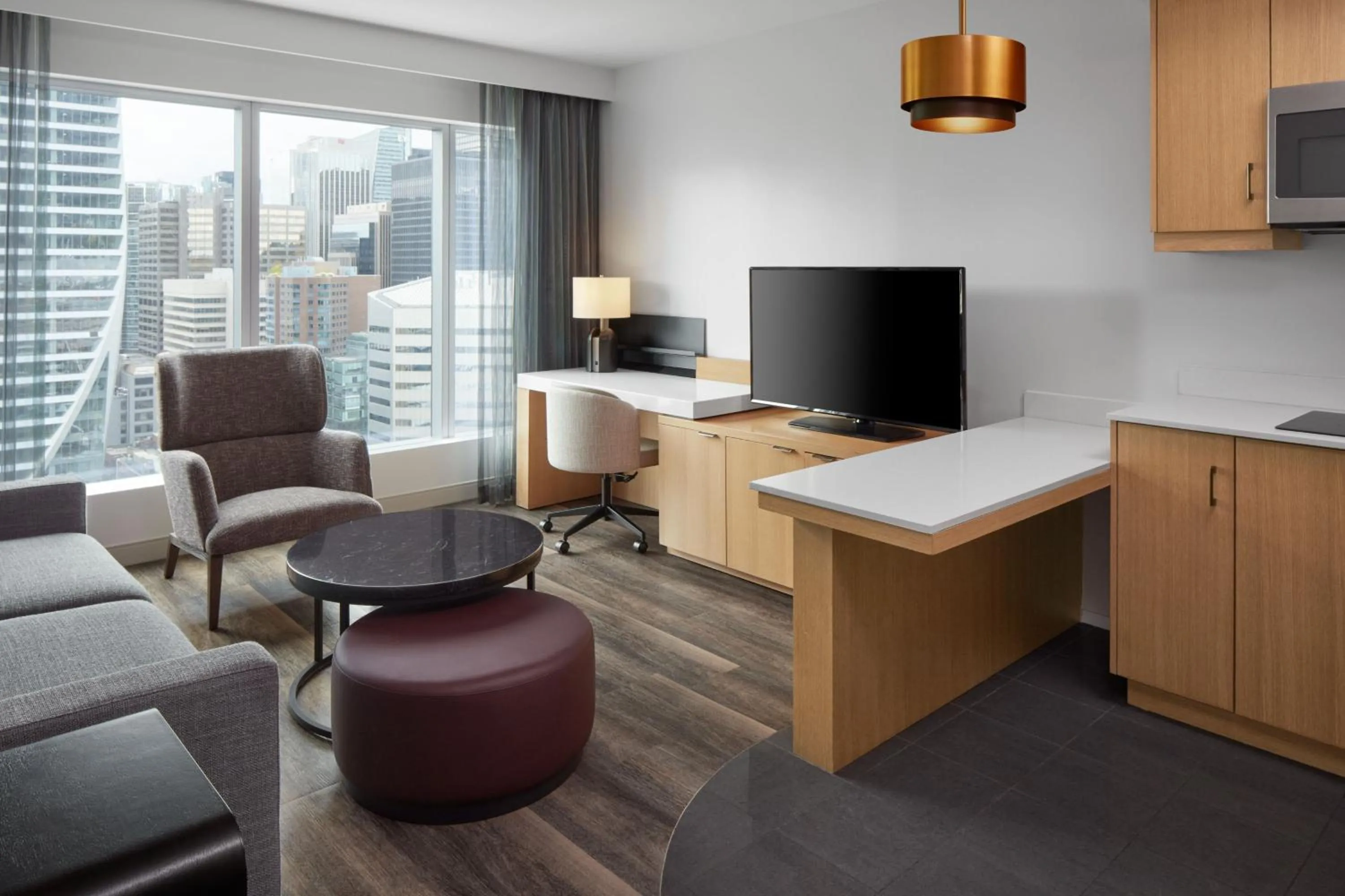 Living room in Delta Hotels by Marriott Toronto