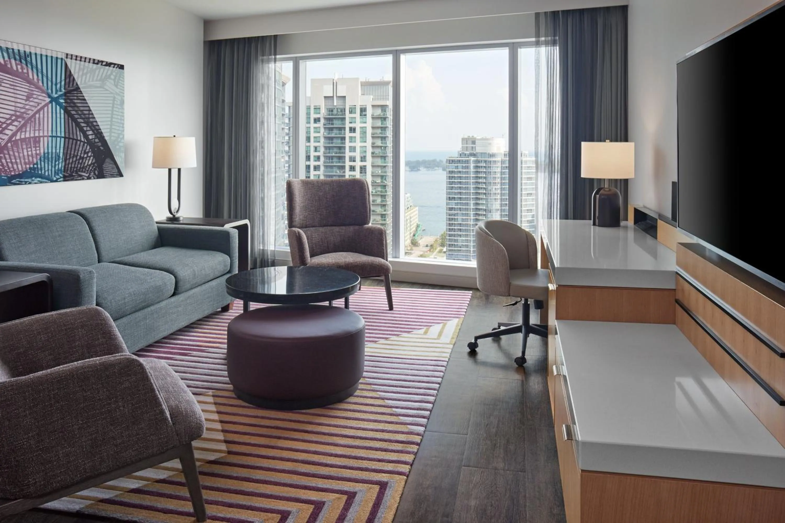 Living room in Delta Hotels by Marriott Toronto