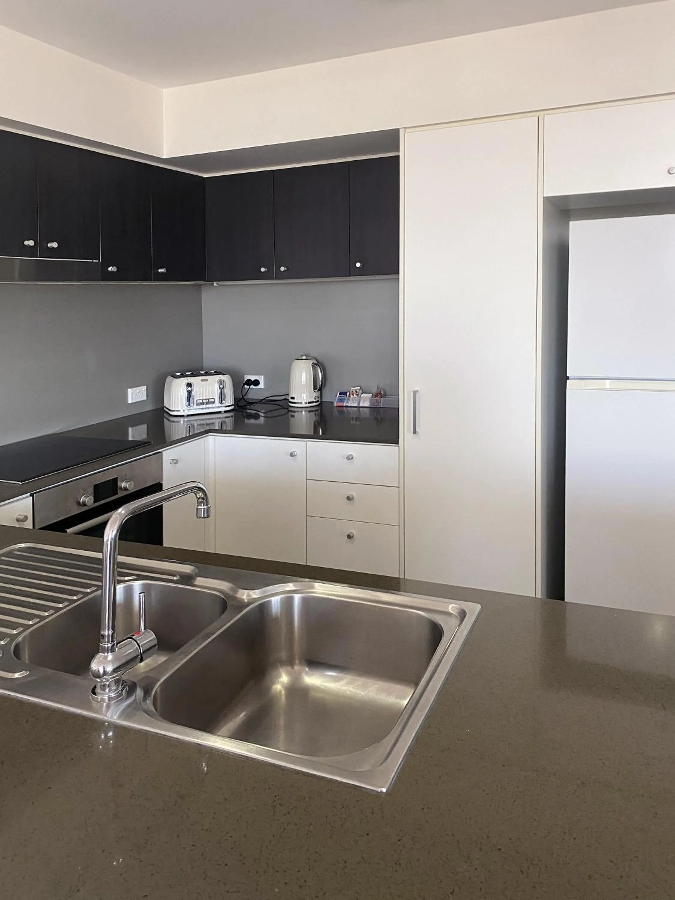 Kitchen or kitchenette in Curtis Central Apartments Official