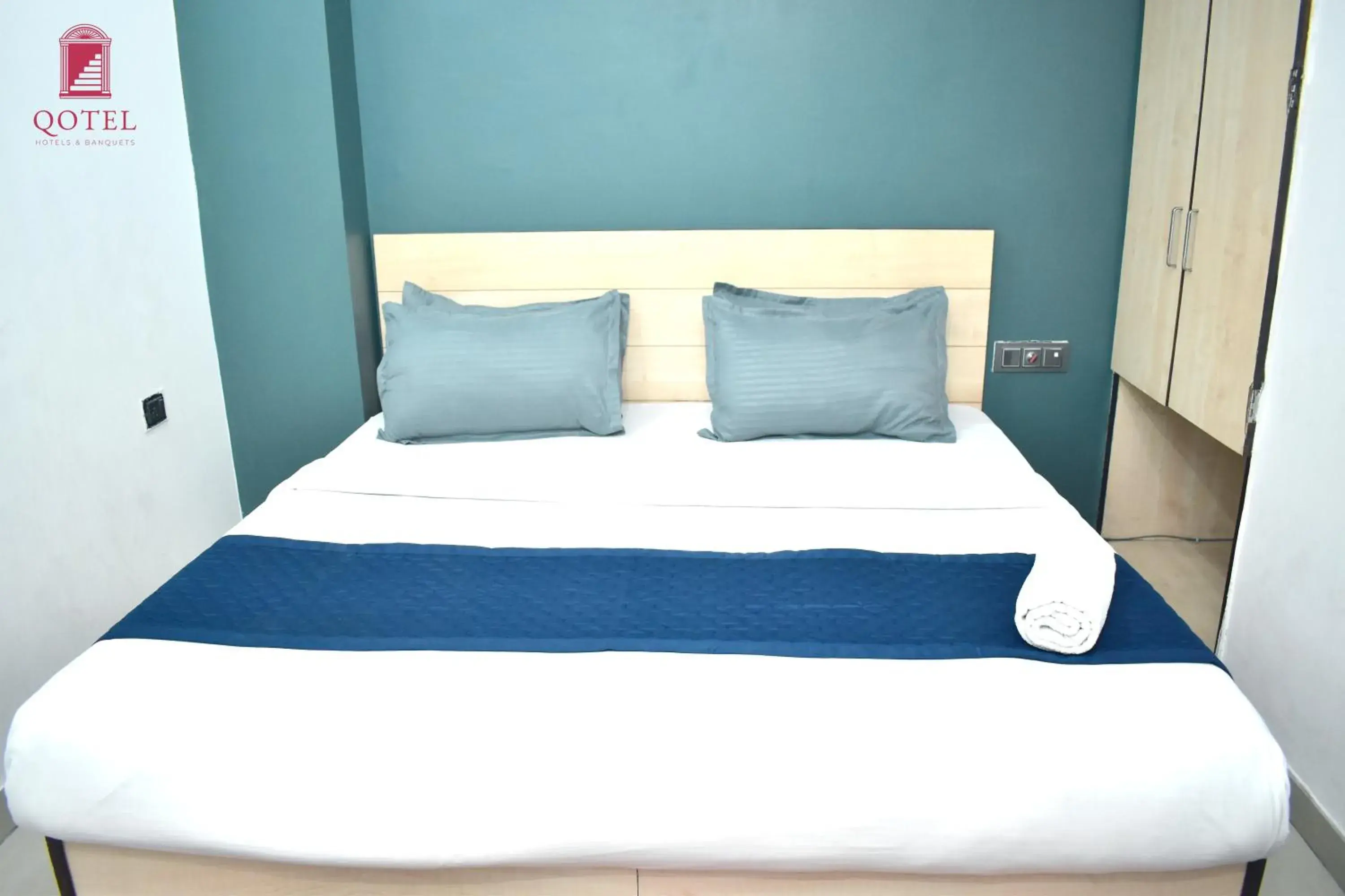 Bed in Qotel Hotel Rama Rohini Sector-24 Couple Friendly Bed in Qotel Hotel Rama Rohini Sector-24 Couple Friendly