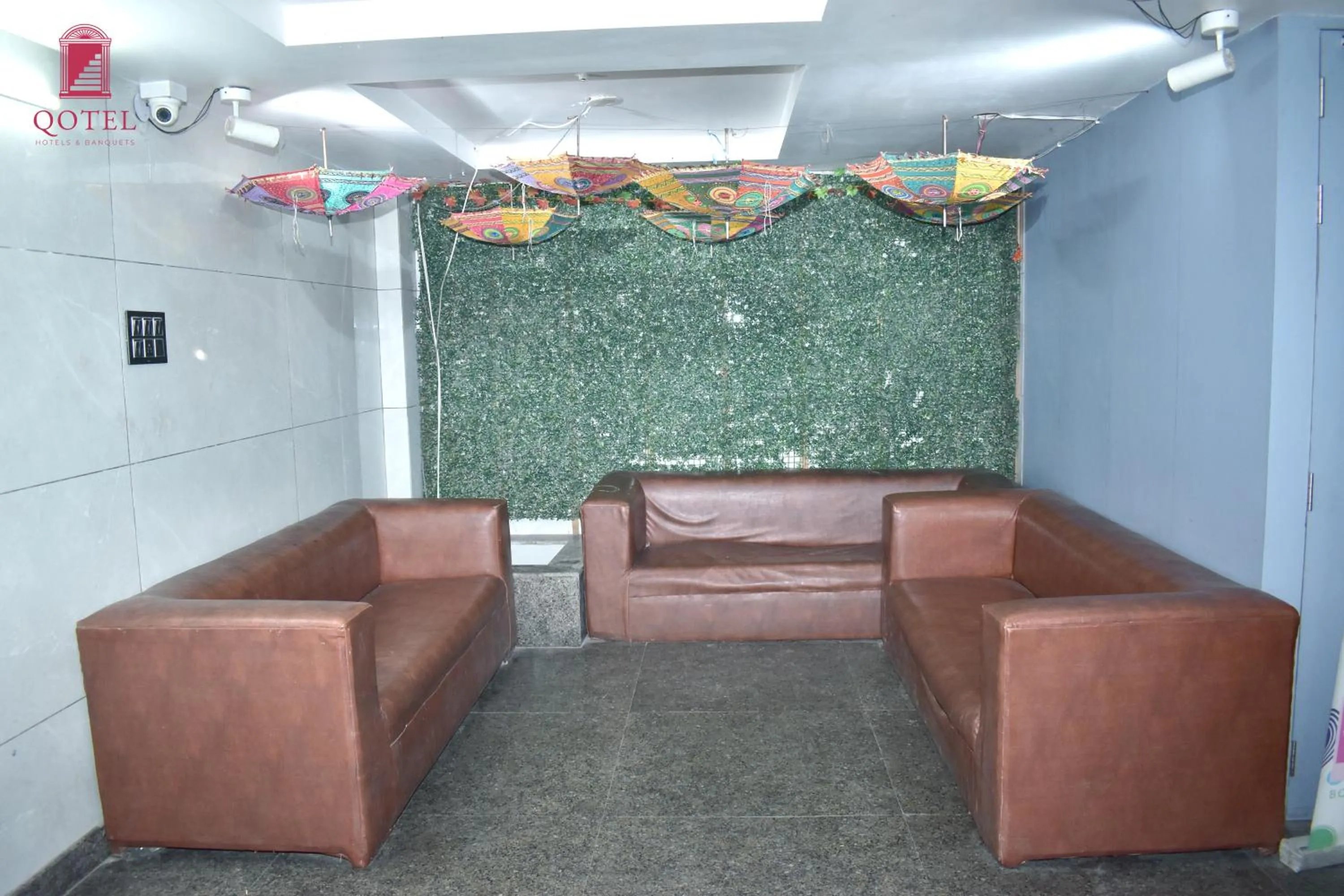 Living room in Qotel Hotel Rama Rohini Sector-24 Couple Friendly