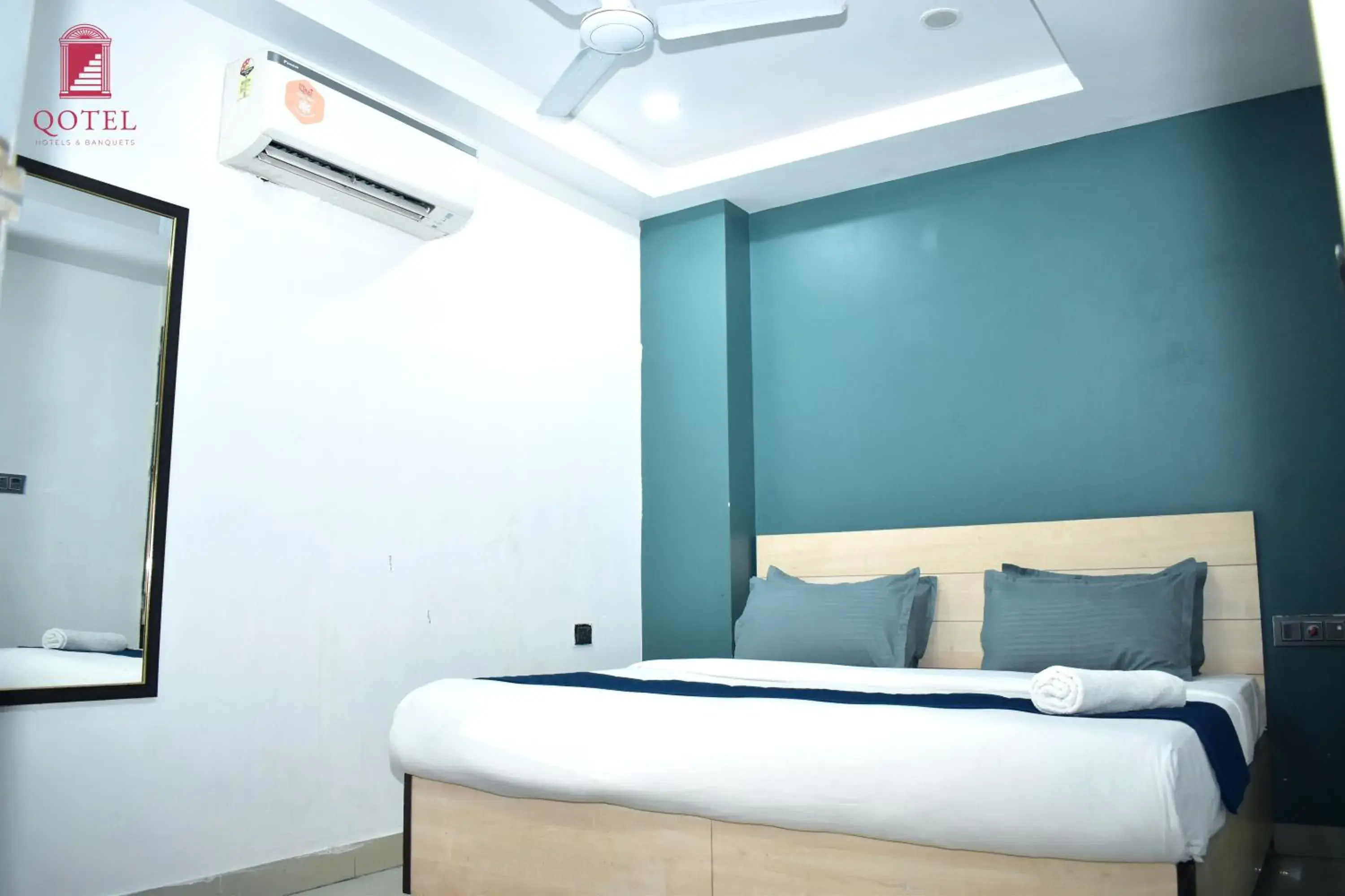 Bed in Qotel Hotel Rama Rohini Sector-24 Couple Friendly Bed in Qotel Hotel Rama Rohini Sector-24 Couple Friendly