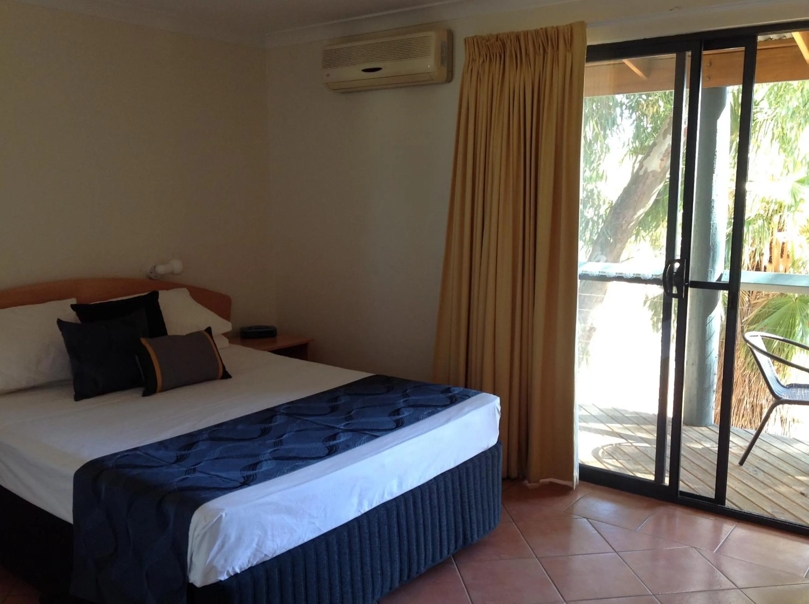 Patio, Bed in Pelican's Nest