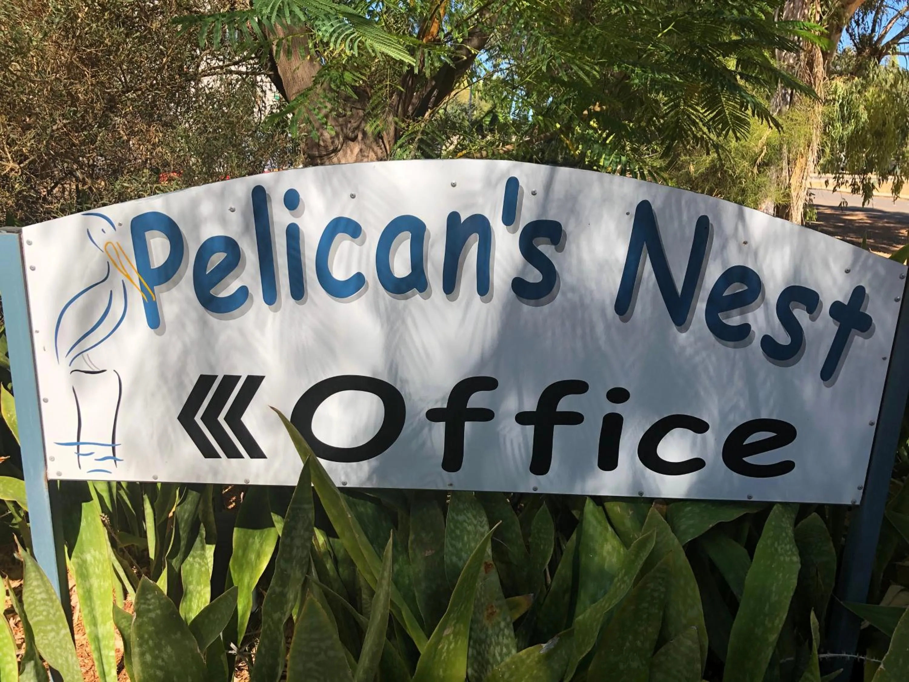 Logo/Certificate/Sign in Pelican's Nest