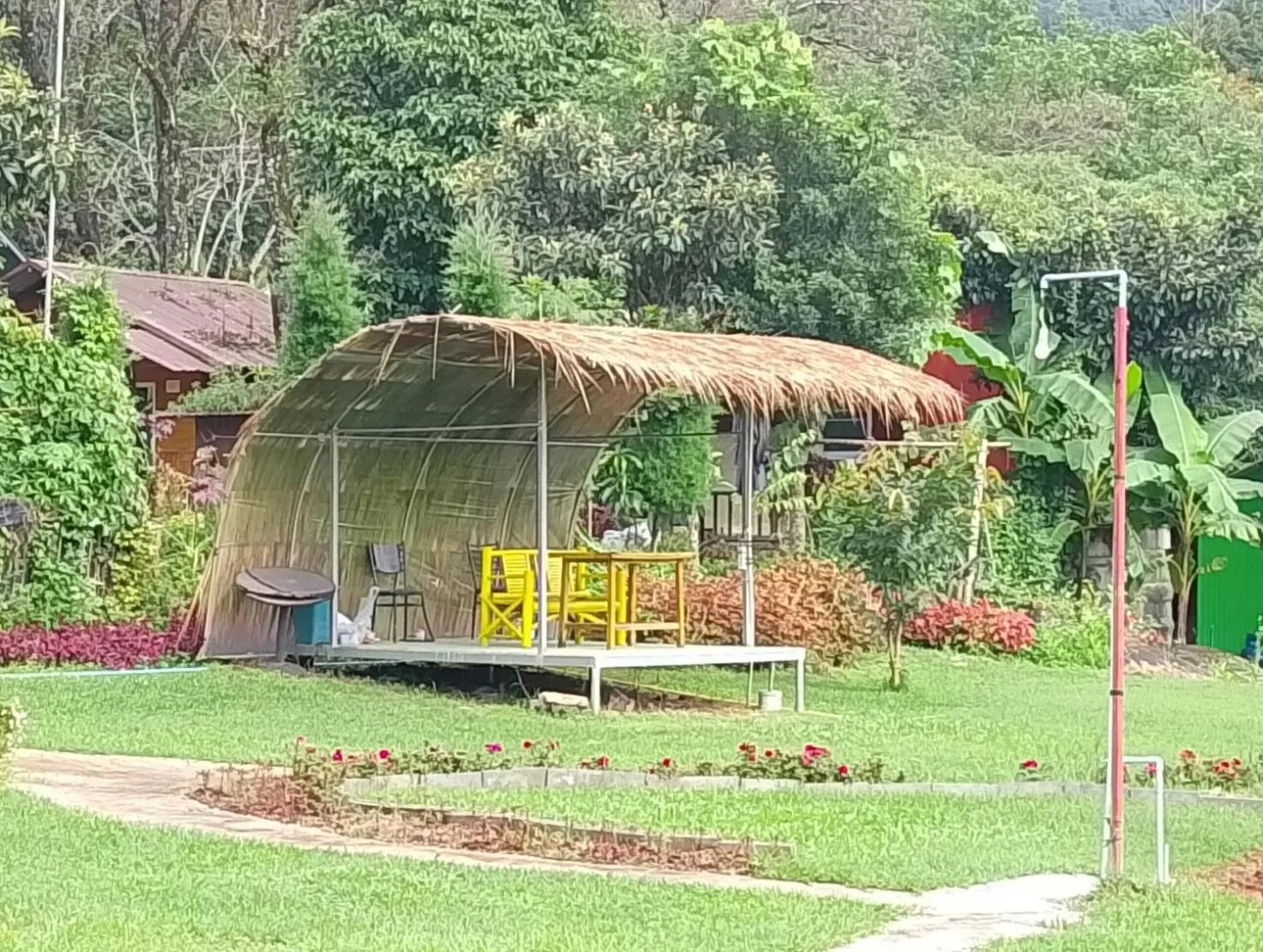 Day in Inthanon Lao-Ju House