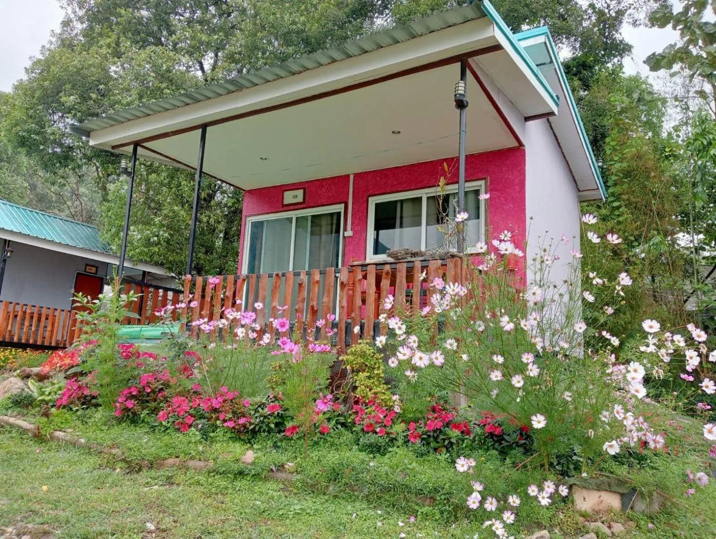 Property building in Inthanon Lao-Ju House