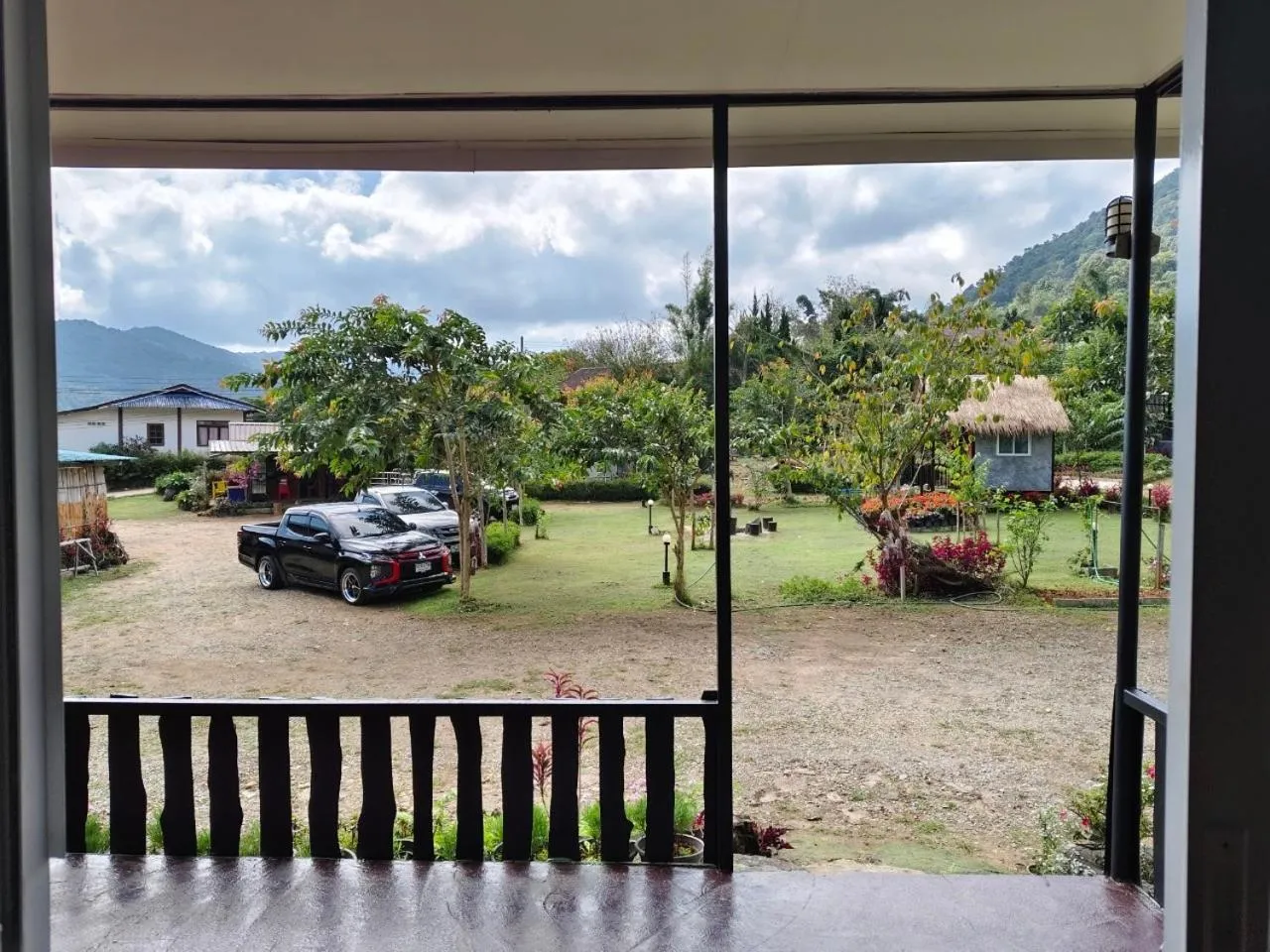 Property building in Inthanon Lao-Ju House