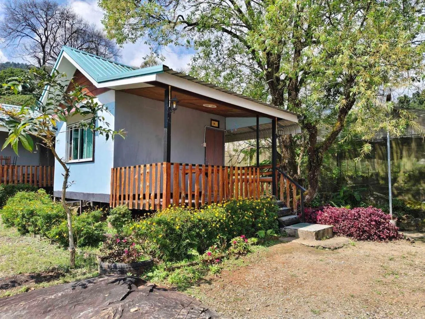 Property building in Inthanon Lao-Ju House