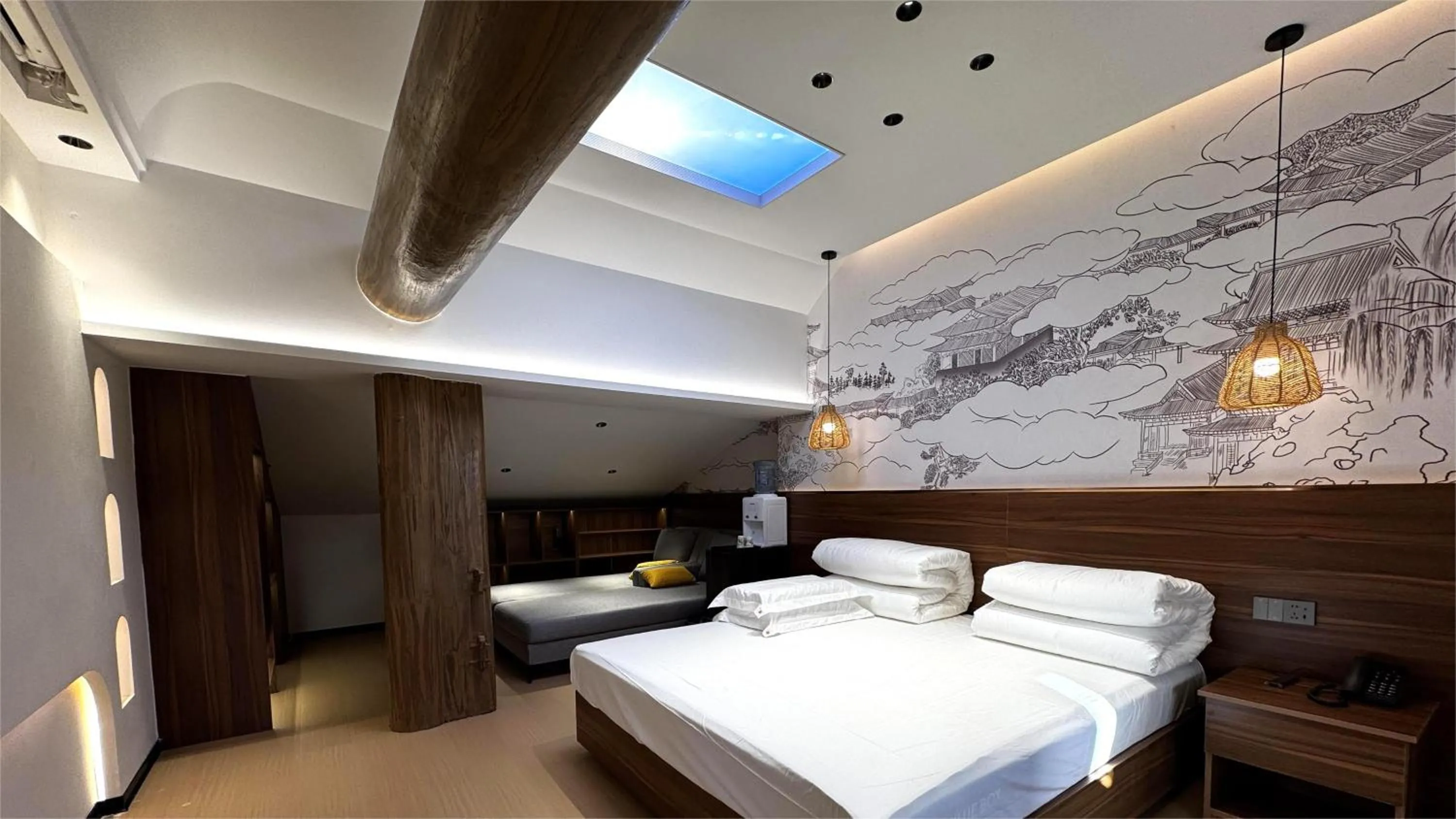 Deluxe Room (2 Adults + 1 Child) in Pingyao Baichanghong Inn