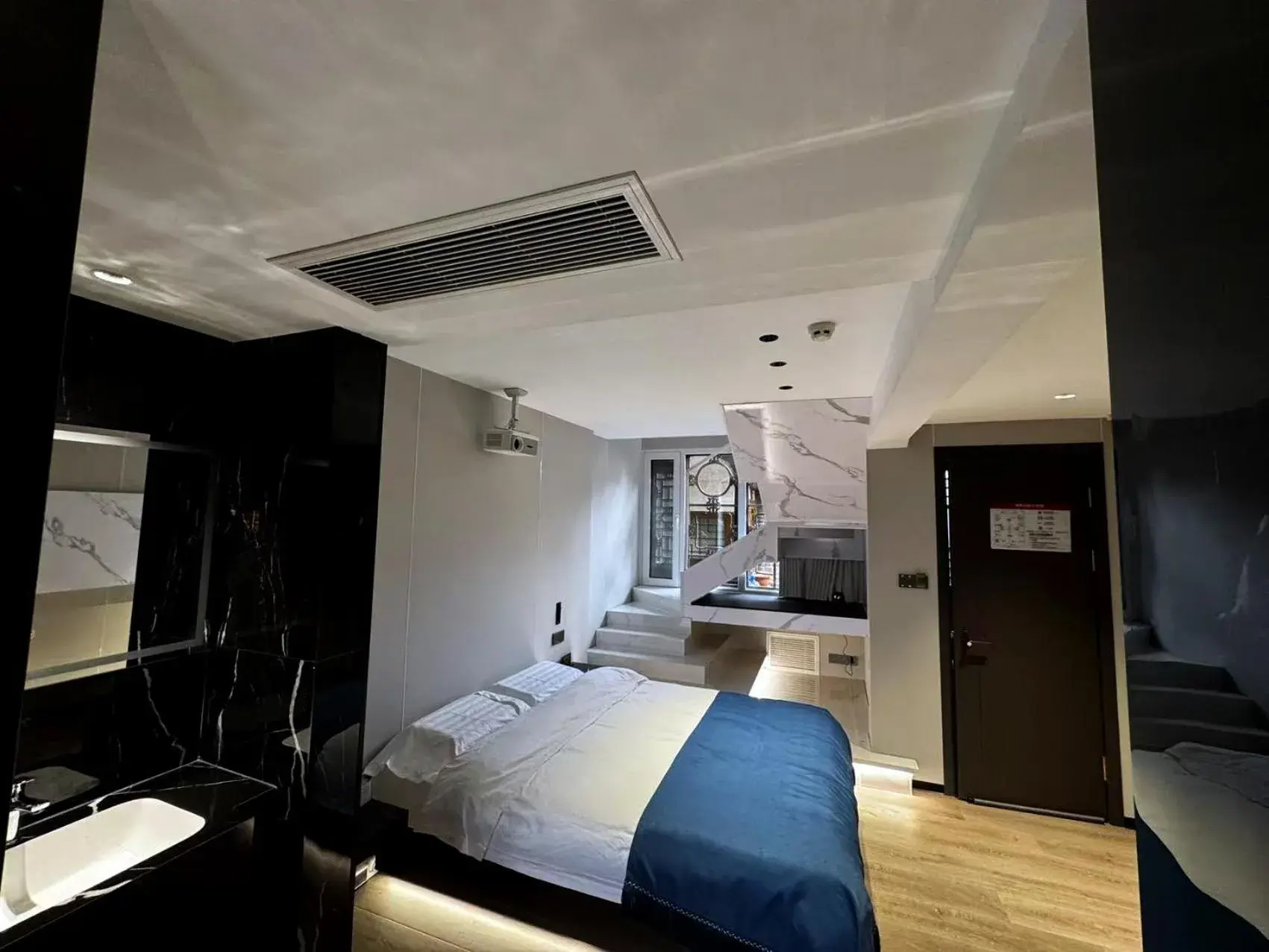 Loft Duplex Family Suite in Pingyao Baichanghong Inn Loft Duplex Family Suite in Pingyao Baichanghong Inn