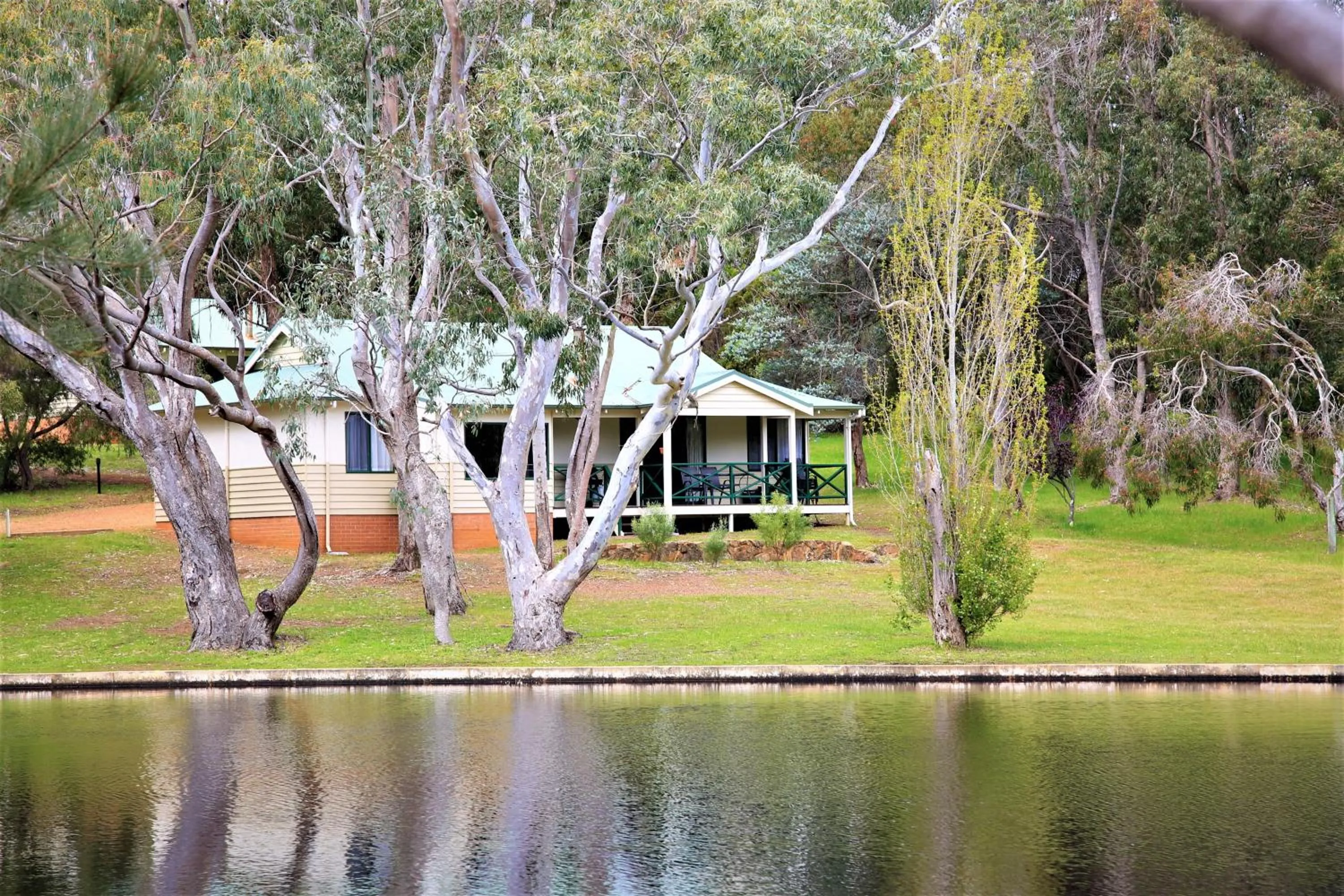 Property building in Bushy Lake Chalets