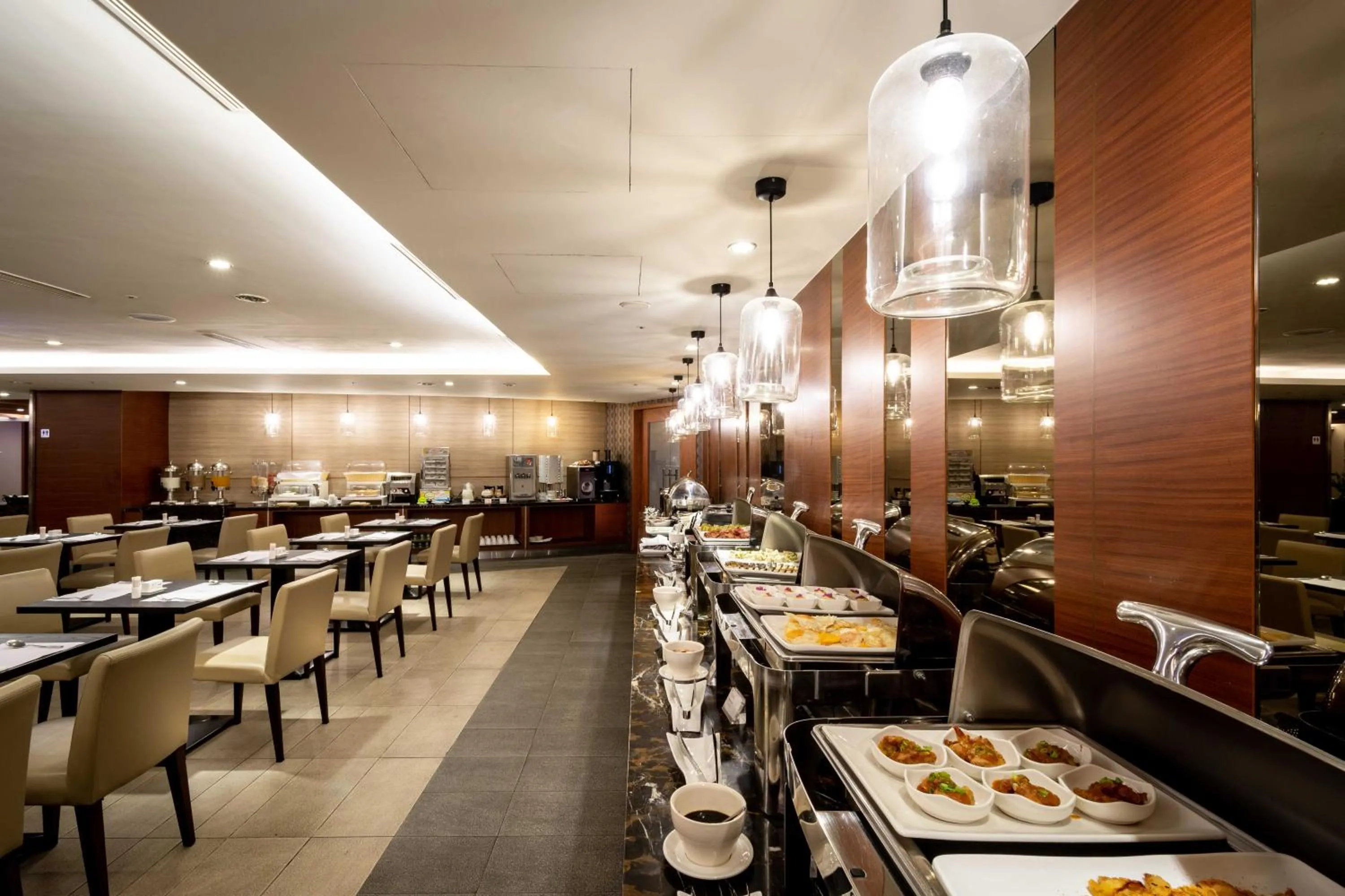 Breakfast in 雀客旅館台中來來