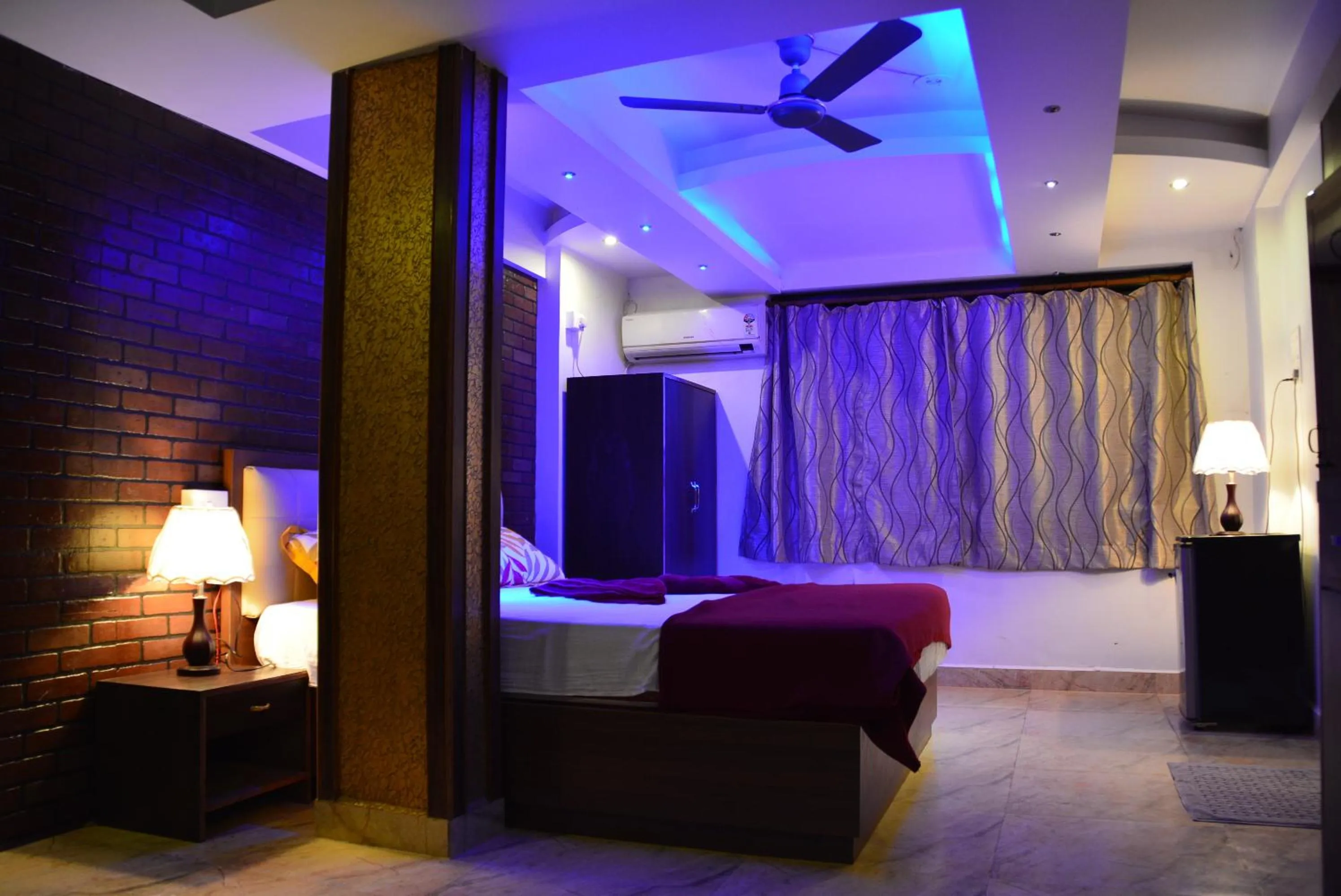 Bedroom, Bed in Roundcube Guest House