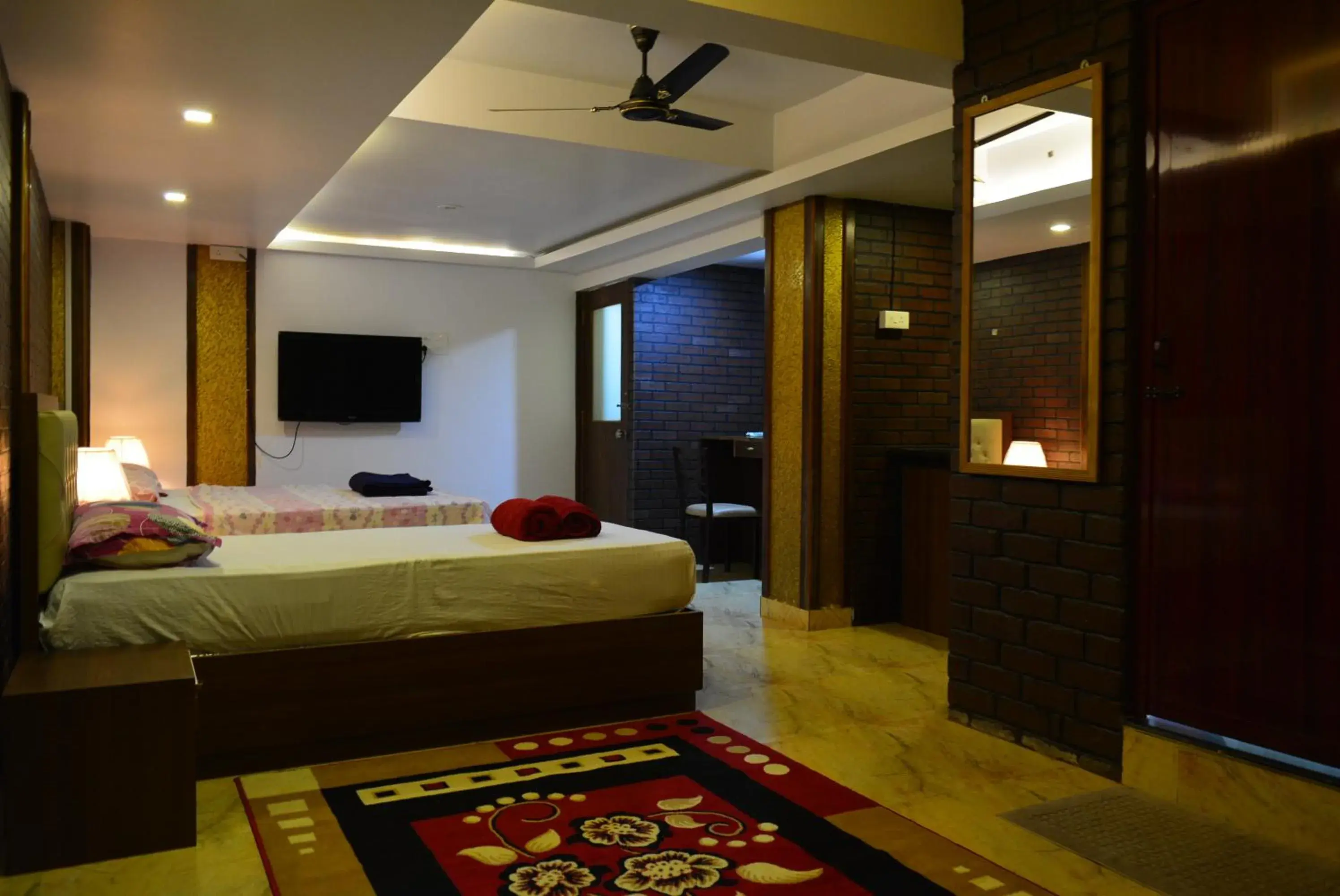 Photo of the whole room, Bed in Roundcube Guest House Photo of the whole room, Bed in Roundcube Guest House