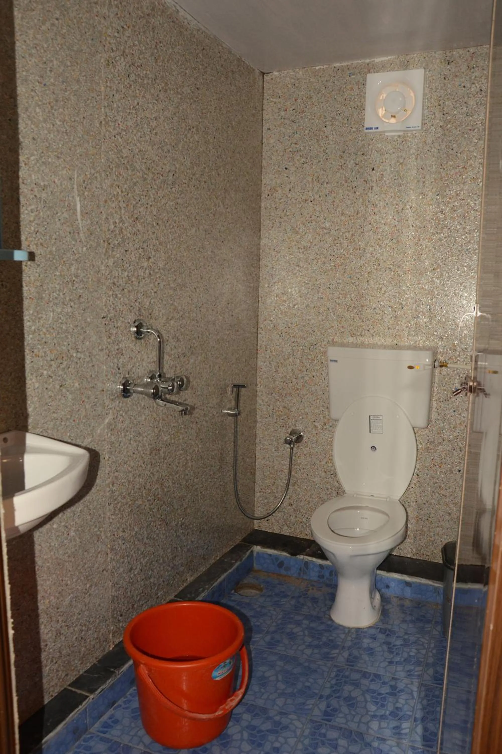 Bathroom in Roundcube Guest House