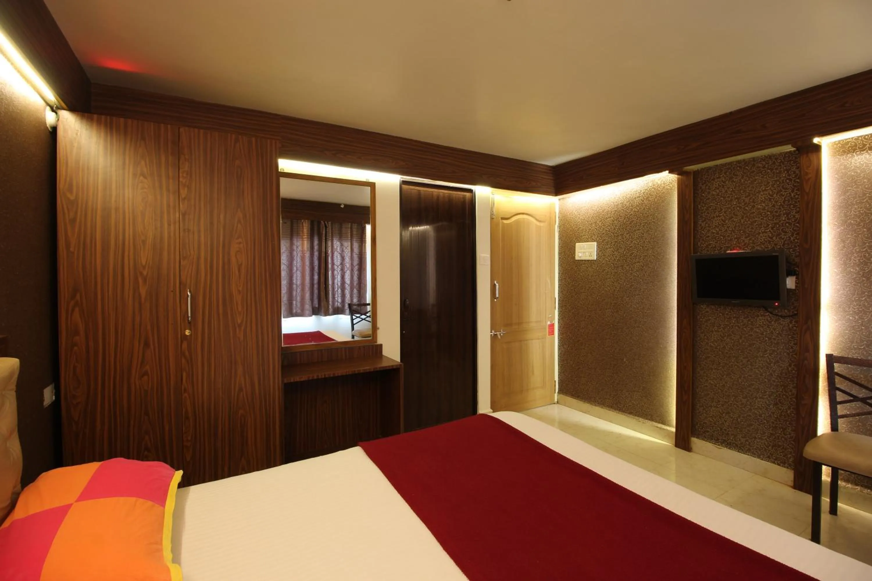 Bedroom, Bed in Roundcube Guest House