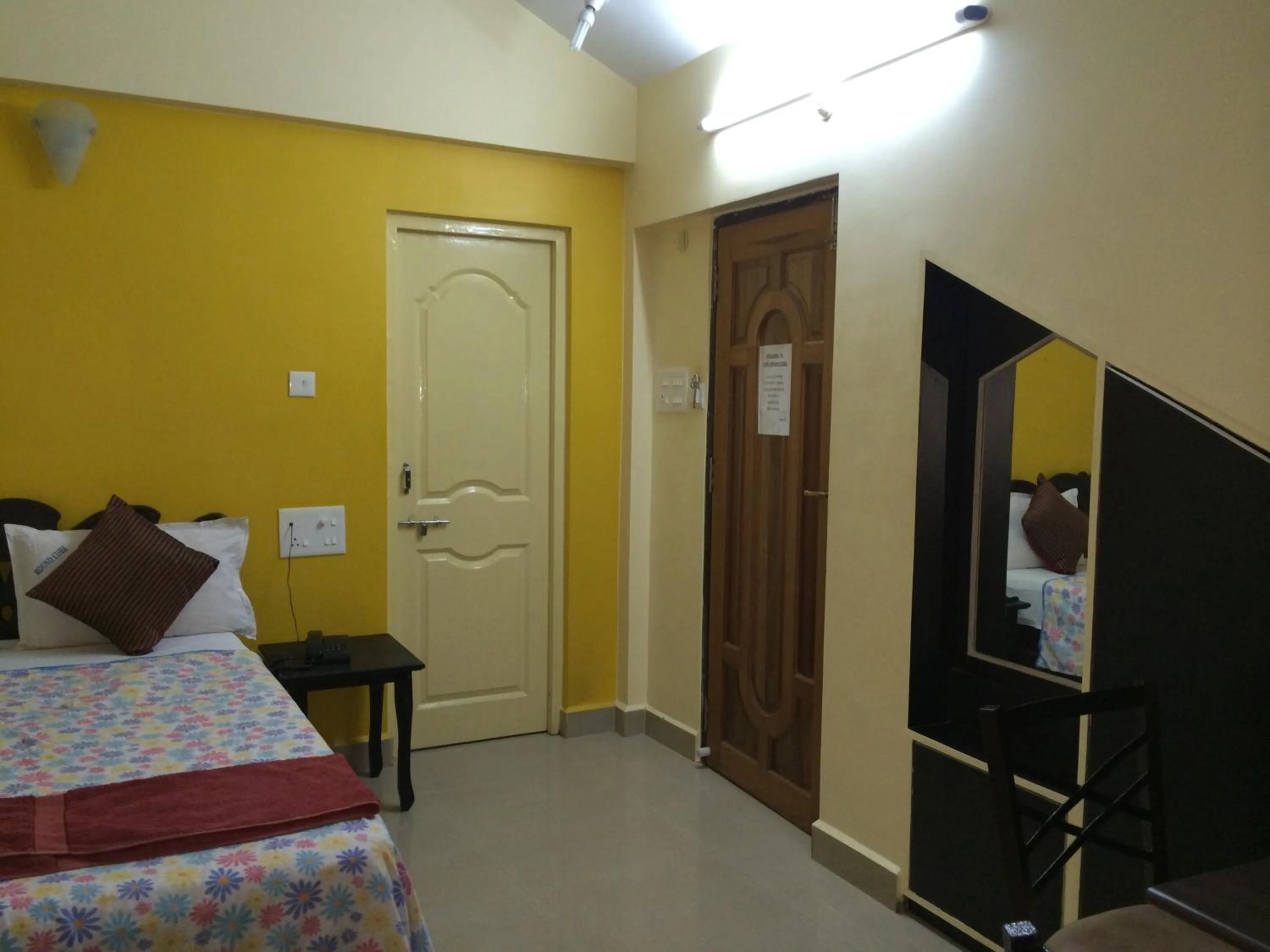 Bed in Roundcube Guest House