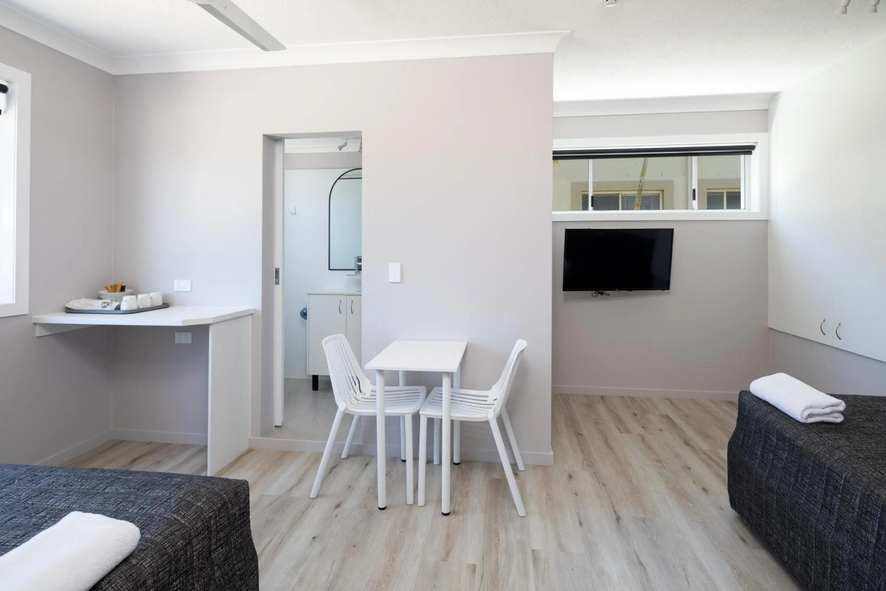 Bedroom, Bed in Burleigh Gold Coast Motel