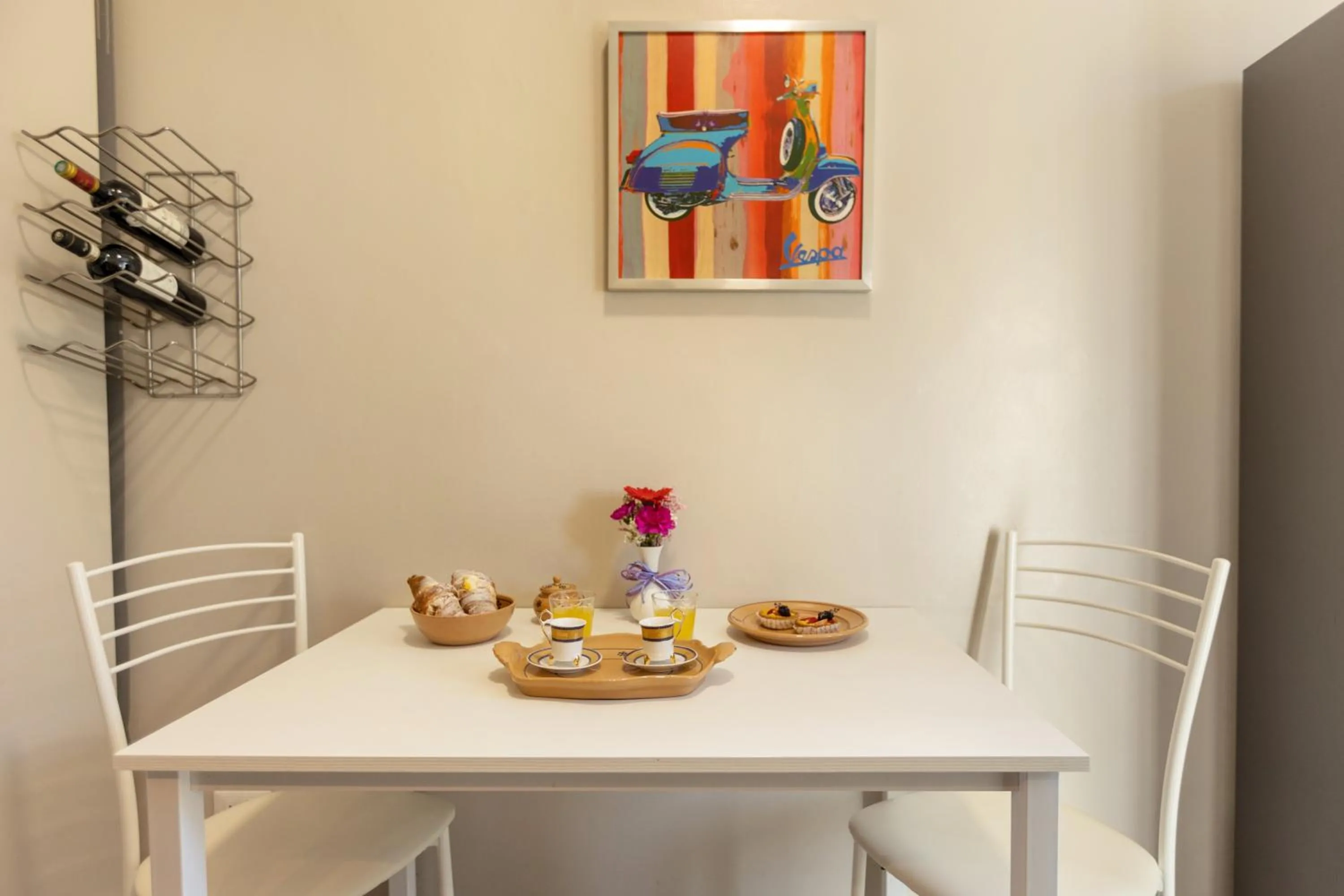 Dining area in Maison Prince Milano