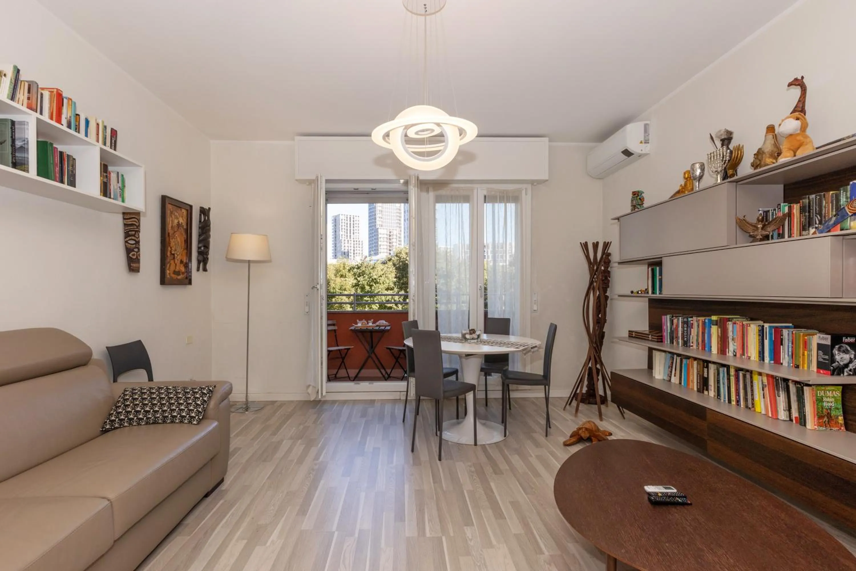 Two-Bedroom Apartment in Maison Prince Milano