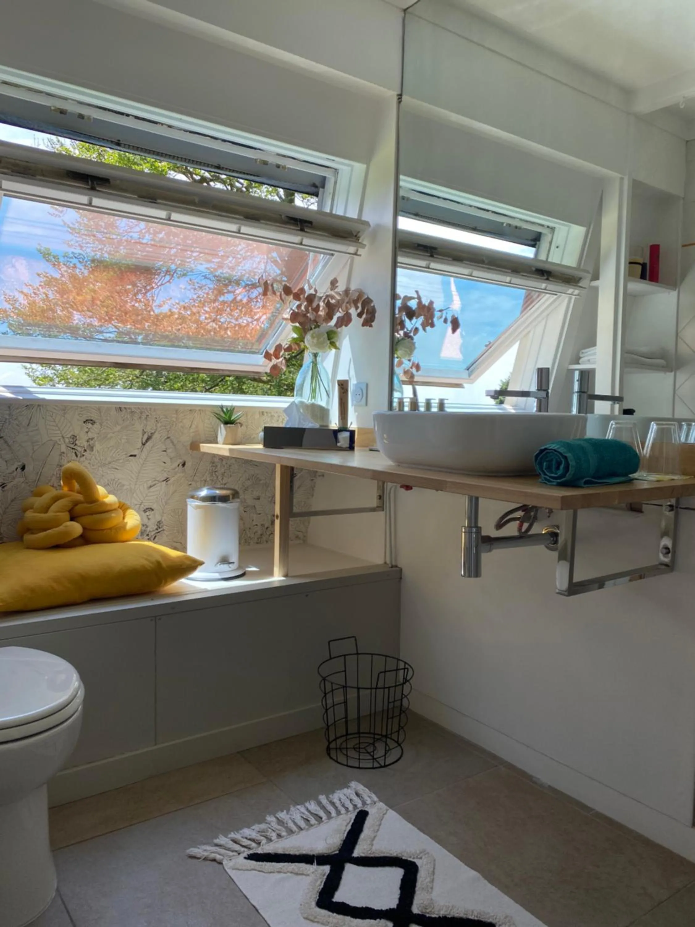 Toilet in Domaine une HALTE