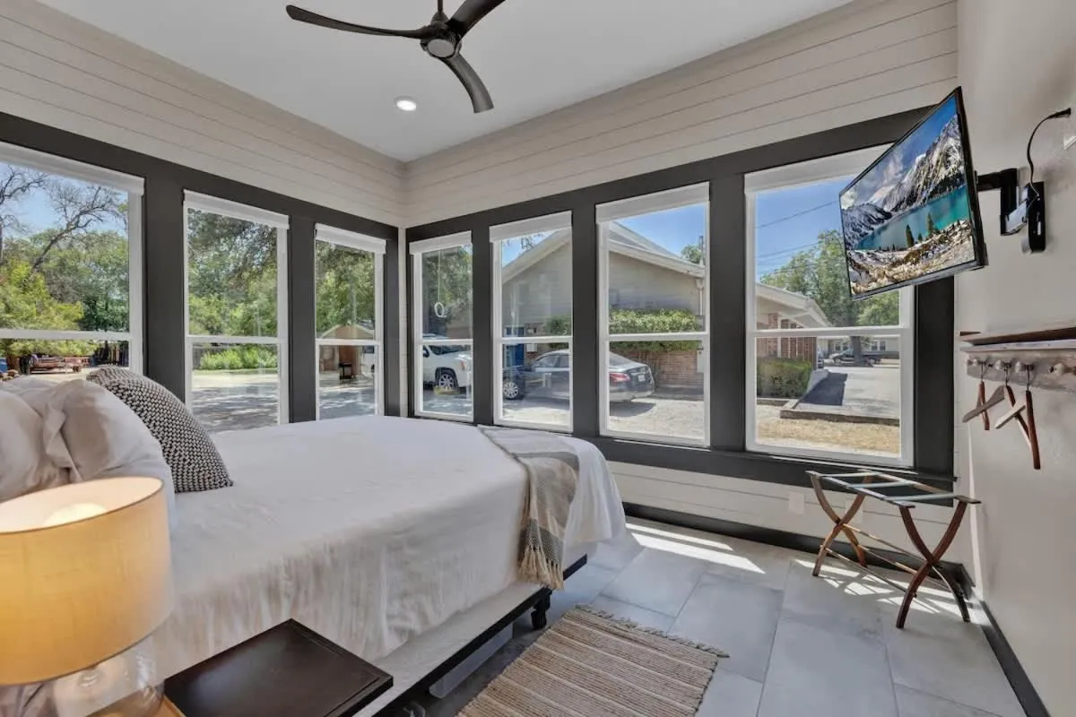 Bed in Historic Gem near Schlitterbahn