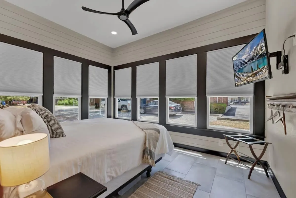 Bed in Historic Gem near Schlitterbahn