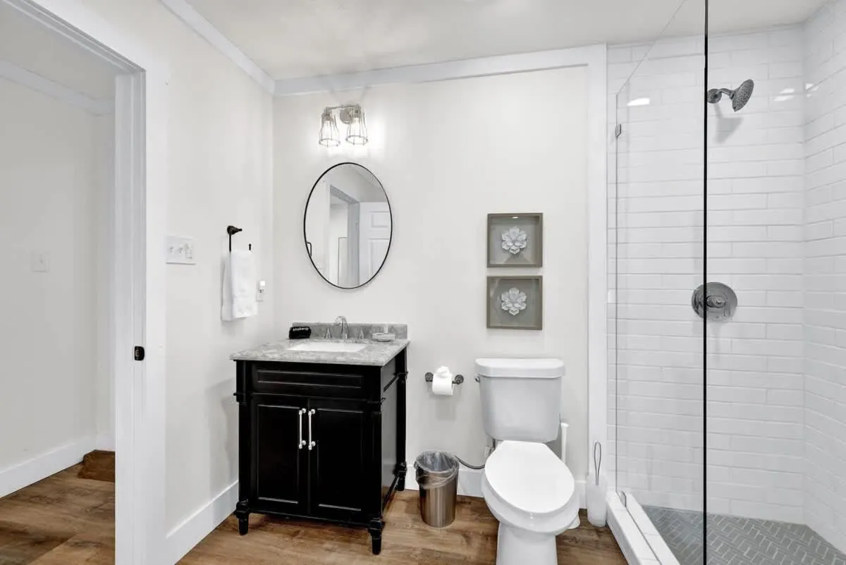 Shower in Hilltop Lux Haus with InfinityPool-Hottub-PoolTable