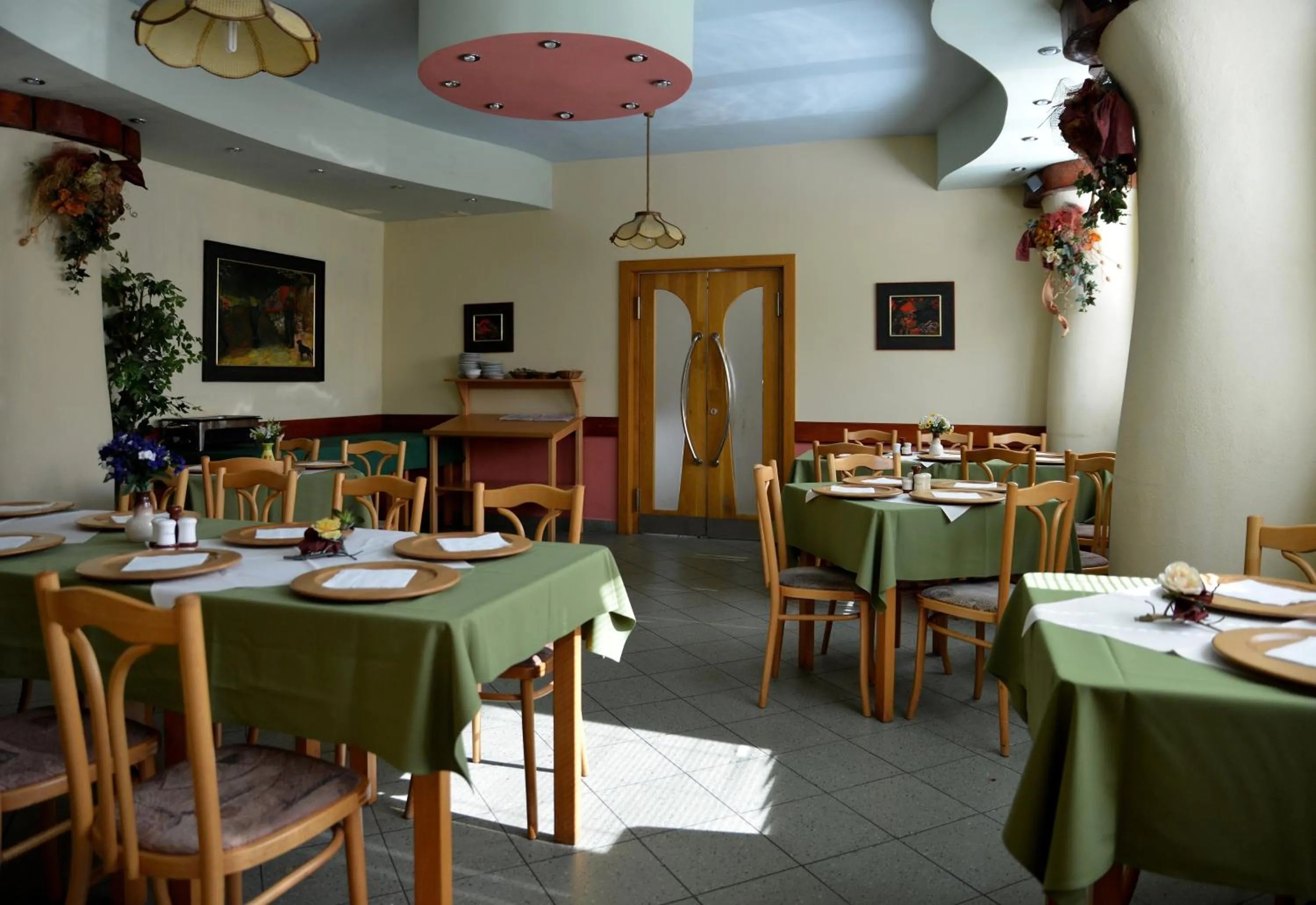 Restaurant/places to eat in Penzion Agrothermal
