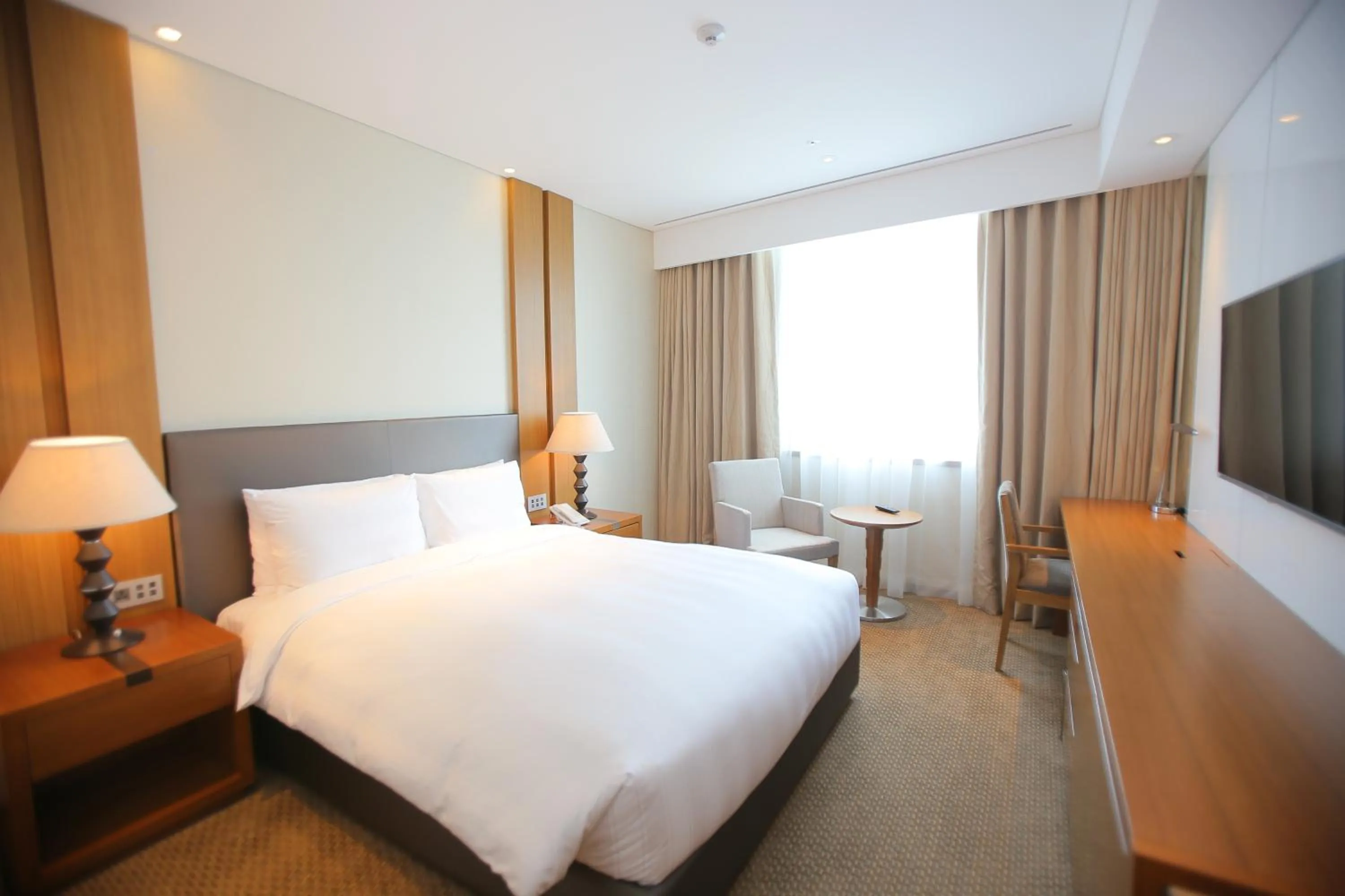 Photo of the whole room, Bed in LOTTE CITY HOTEL Guro
