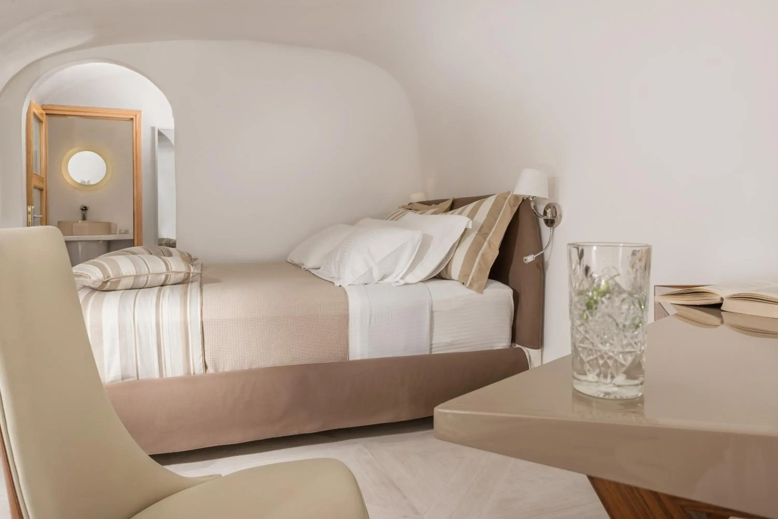 Bed in Elite Luxury Suites Bed in Elite Luxury Suites