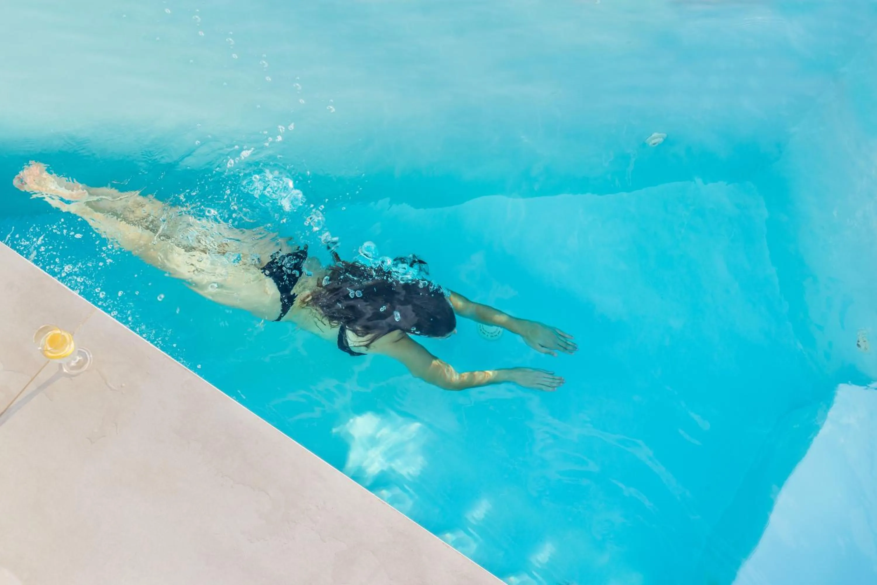 Swimming pool in Elite Luxury Suites