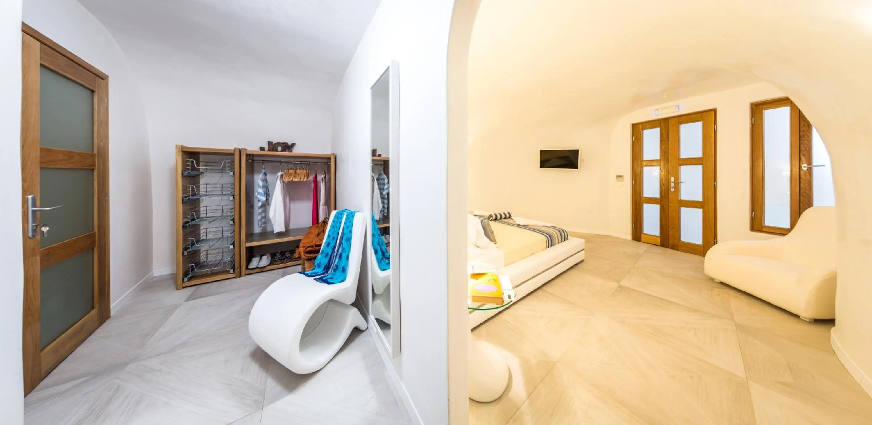 Area and facilities in Elite Luxury Suites