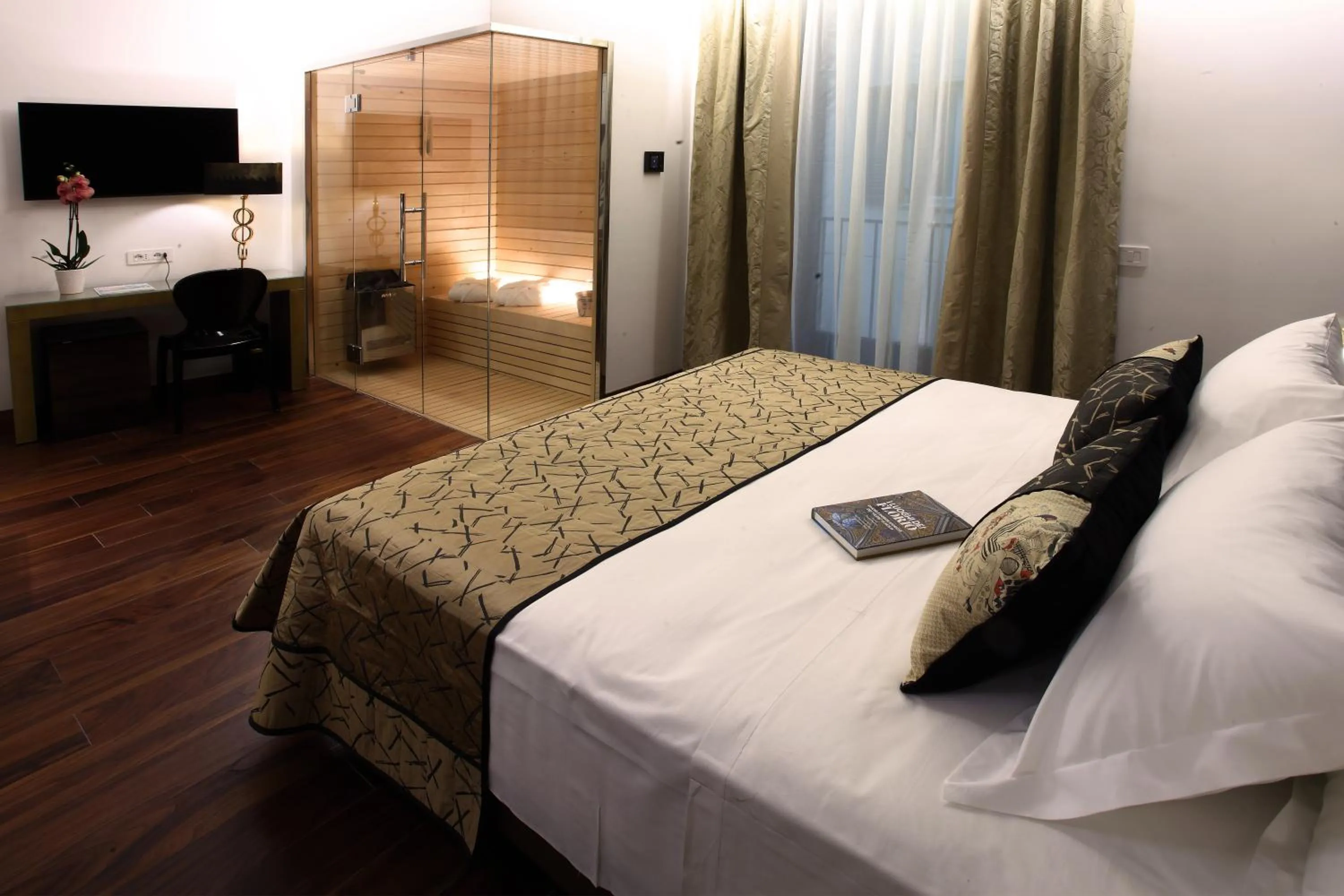 Bed in Palazzo Cartari