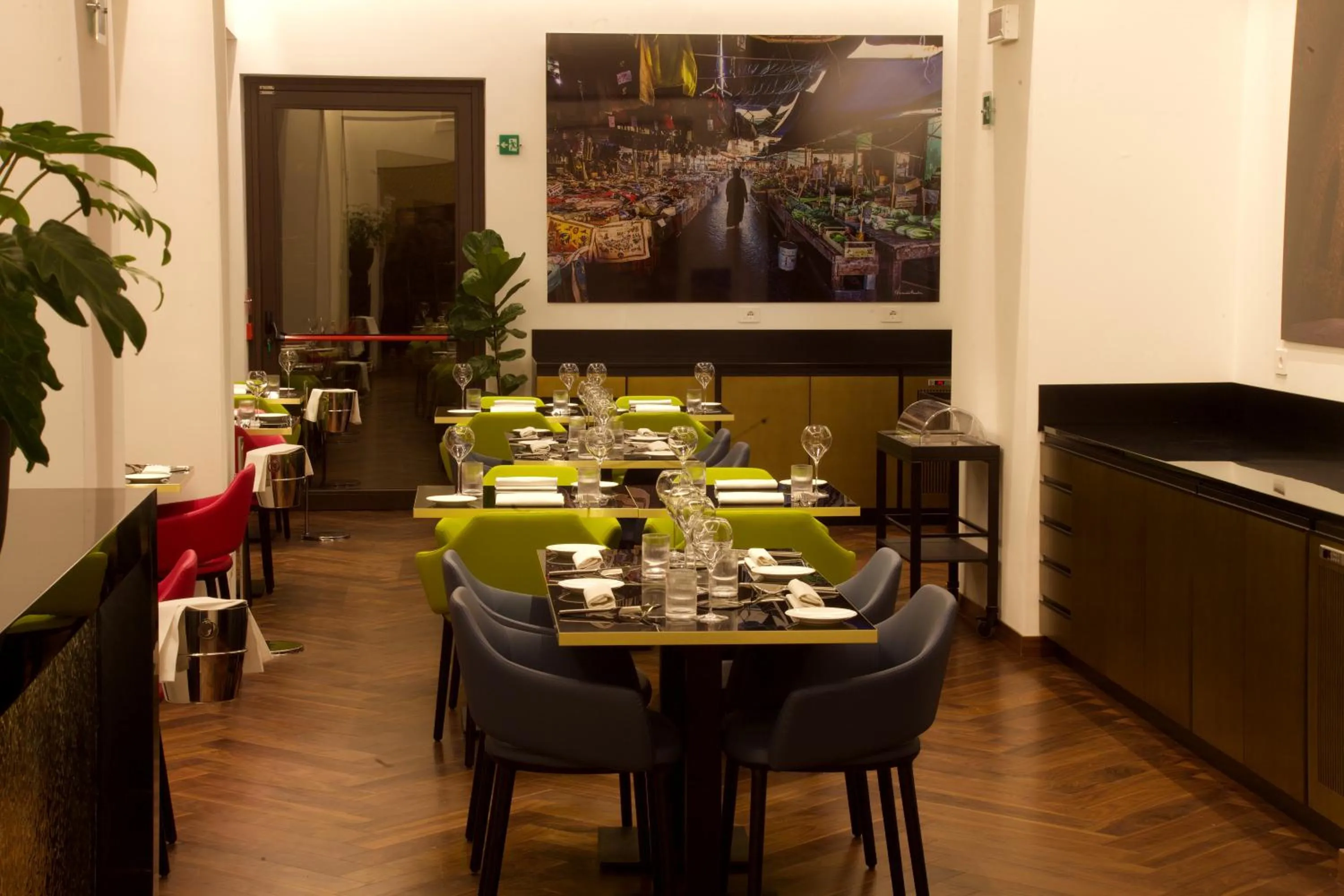 Restaurant/places to eat in Palazzo Cartari