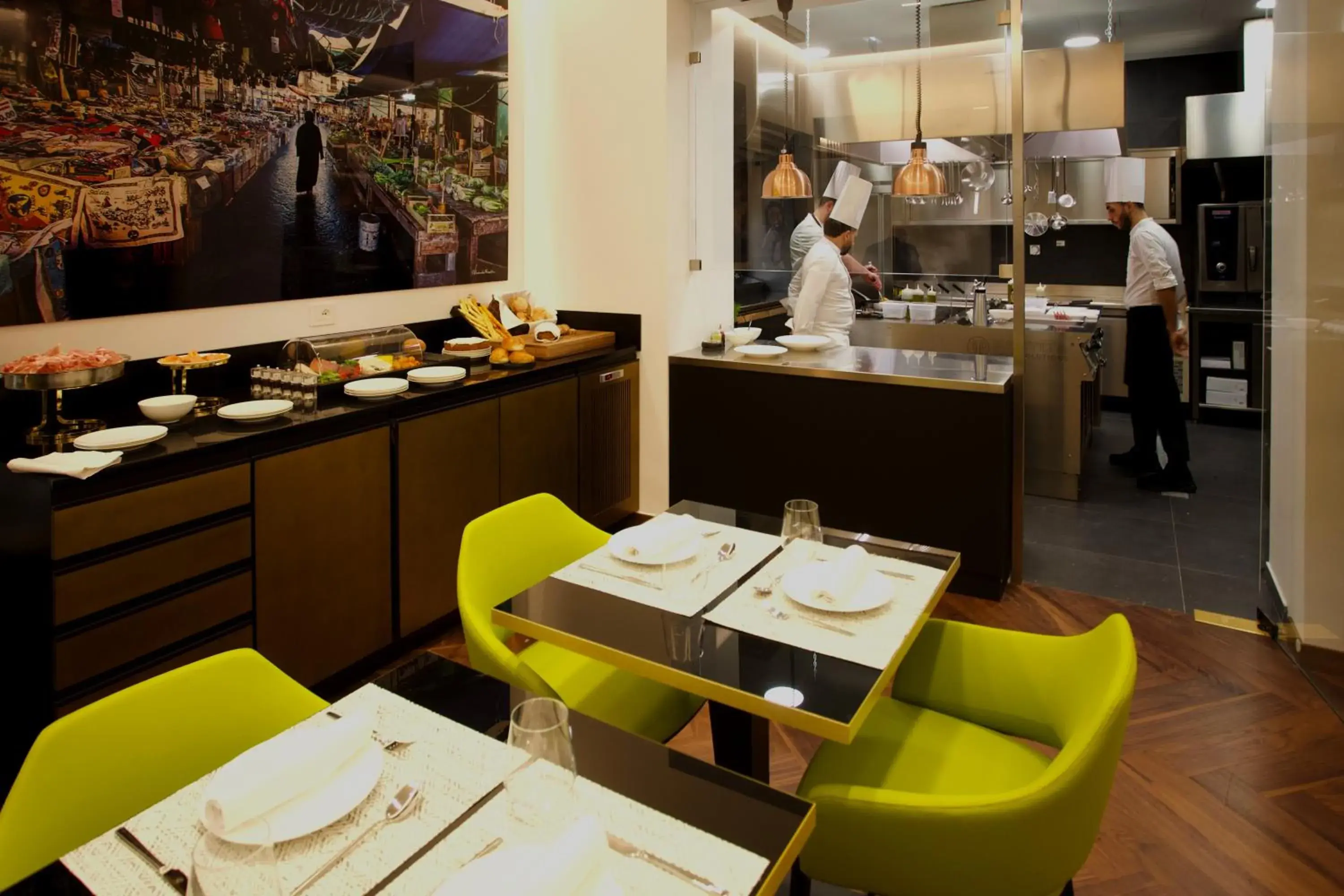 Restaurant/places to eat in Palazzo Cartari Restaurant/places to eat in Palazzo Cartari