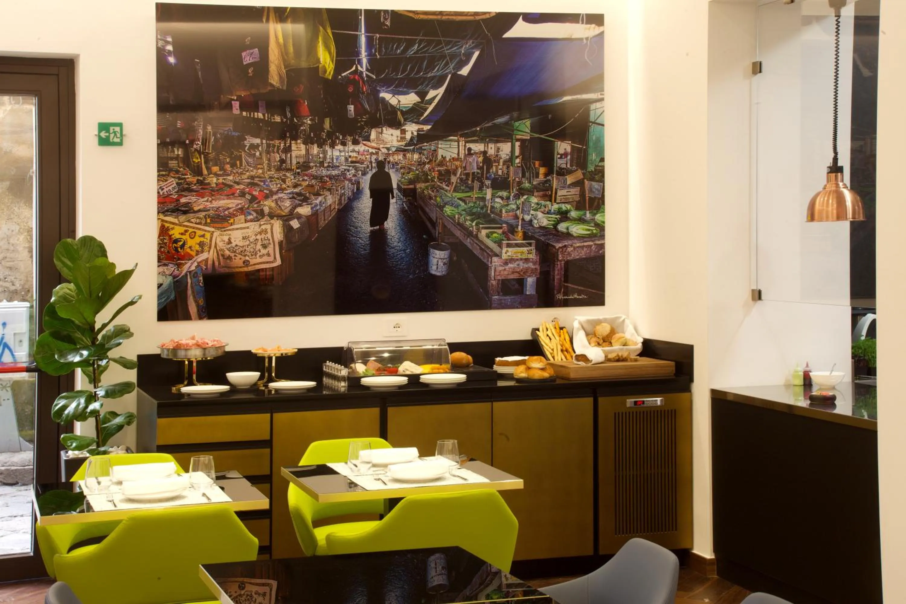 Restaurant/places to eat in Palazzo Cartari