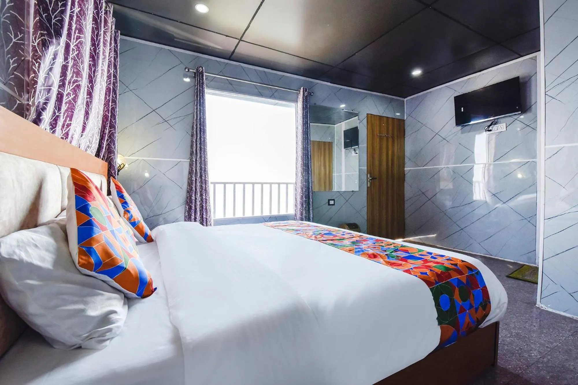 Bed in FabHotel Neilkanth