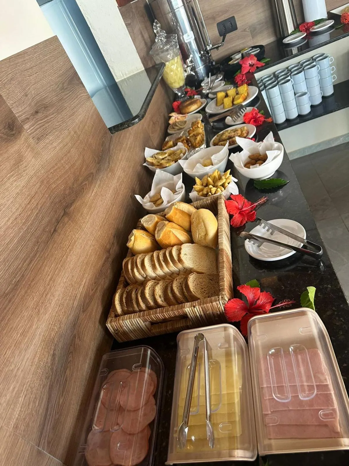 Buffet breakfast in Pousada Deu Praia Maragogi