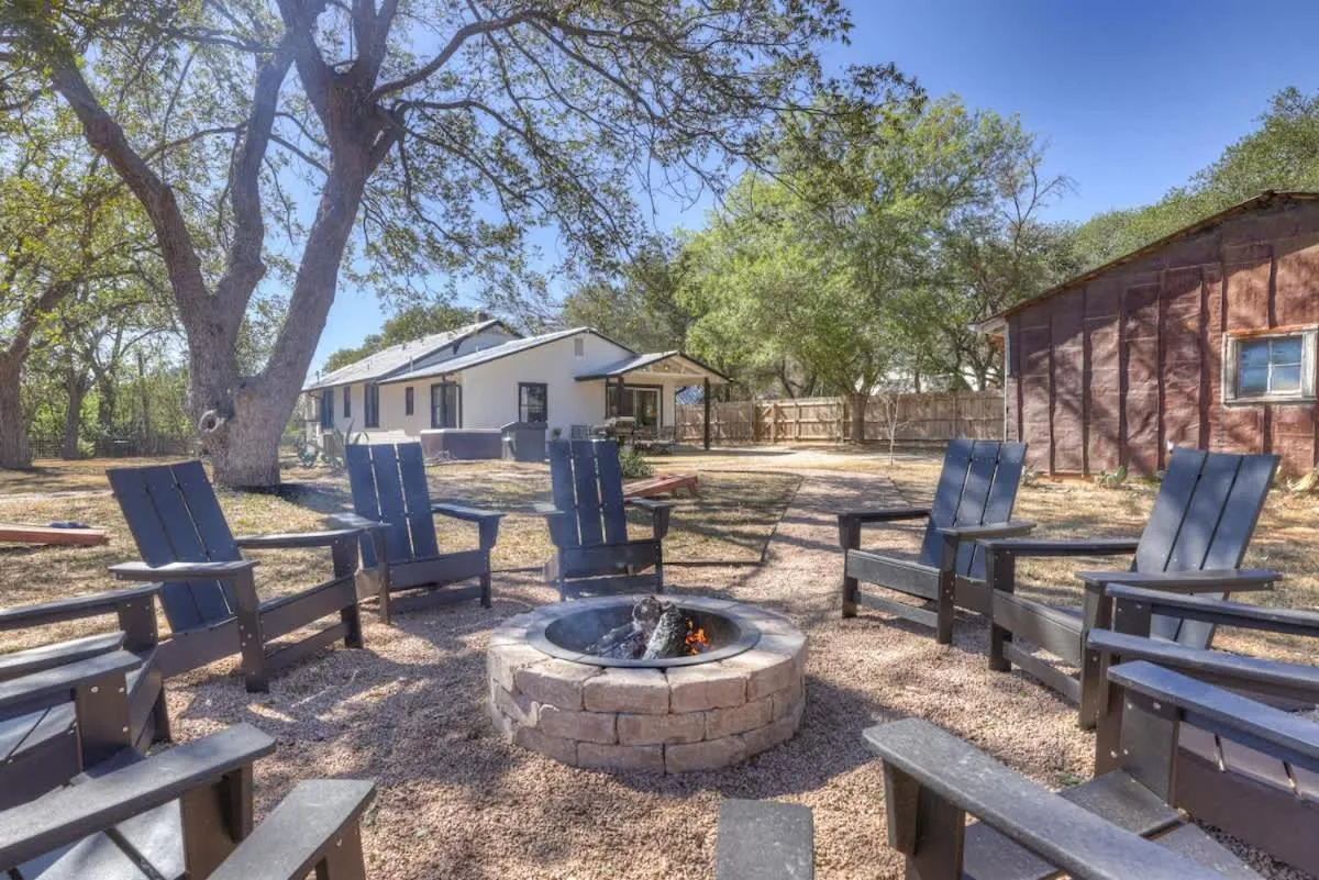 Other in Brand New Private Pool and Hot-Tub Near Main!