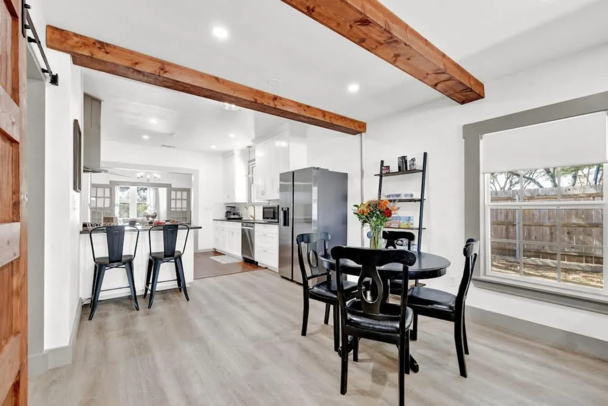 Dining area in Brand New Private Pool and Hot-Tub Near Main!