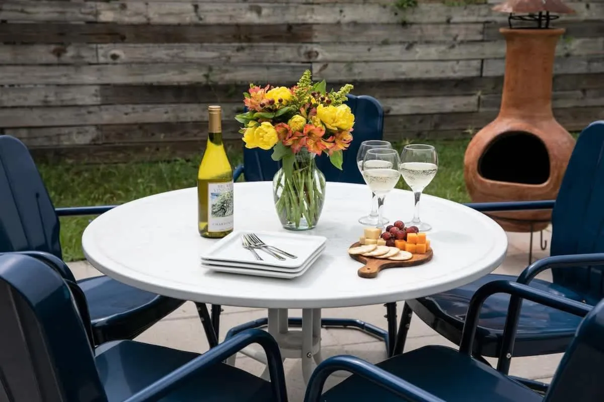 Food and drinks in Luxury Home 3blck from Main St with FirePit