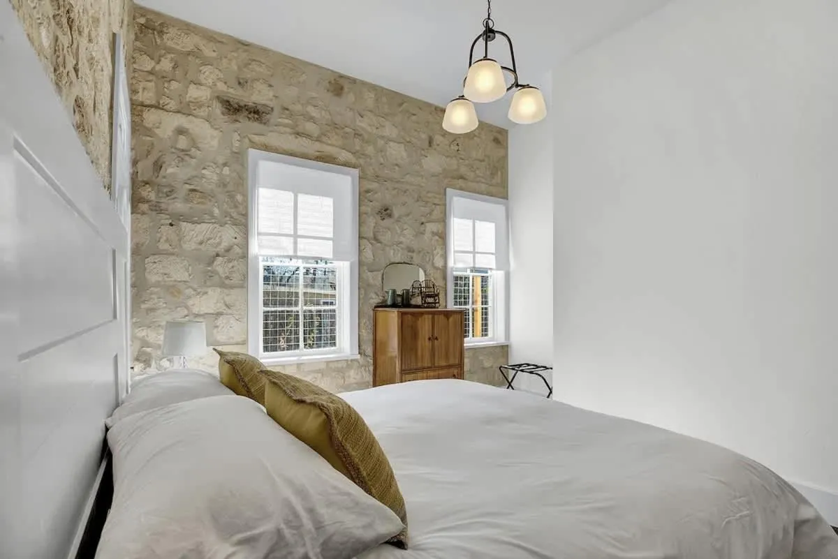 Bed in New! Luxurious Home with Wine Cellar & Firepit!