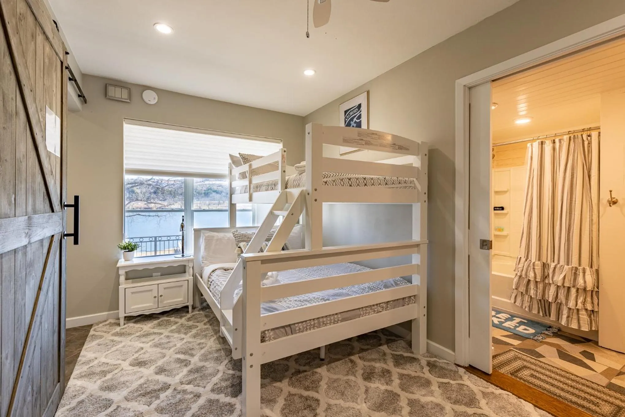 Bedroom, Bed in Luxurious Lakehouse with Indoor Pool-Hot Tub-Fire Pit