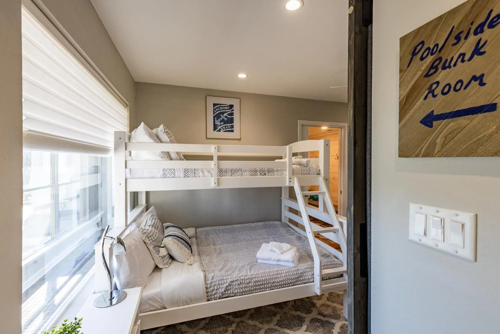 Bedroom, Bed in Luxurious Lakehouse with Indoor Pool-Hot Tub-Fire Pit