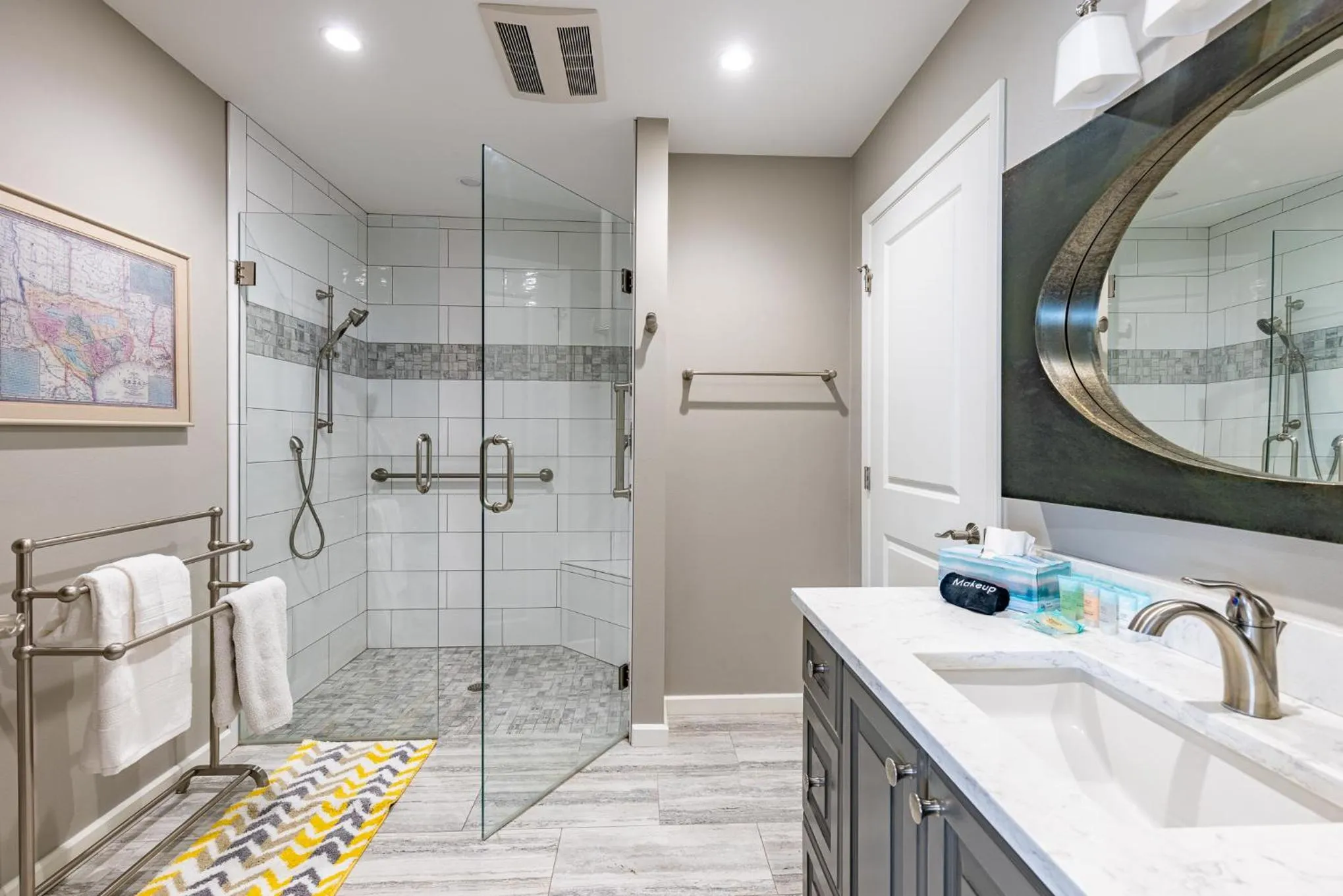 Bathroom in Luxurious Lakehouse with Indoor Pool-Hot Tub-Fire Pit