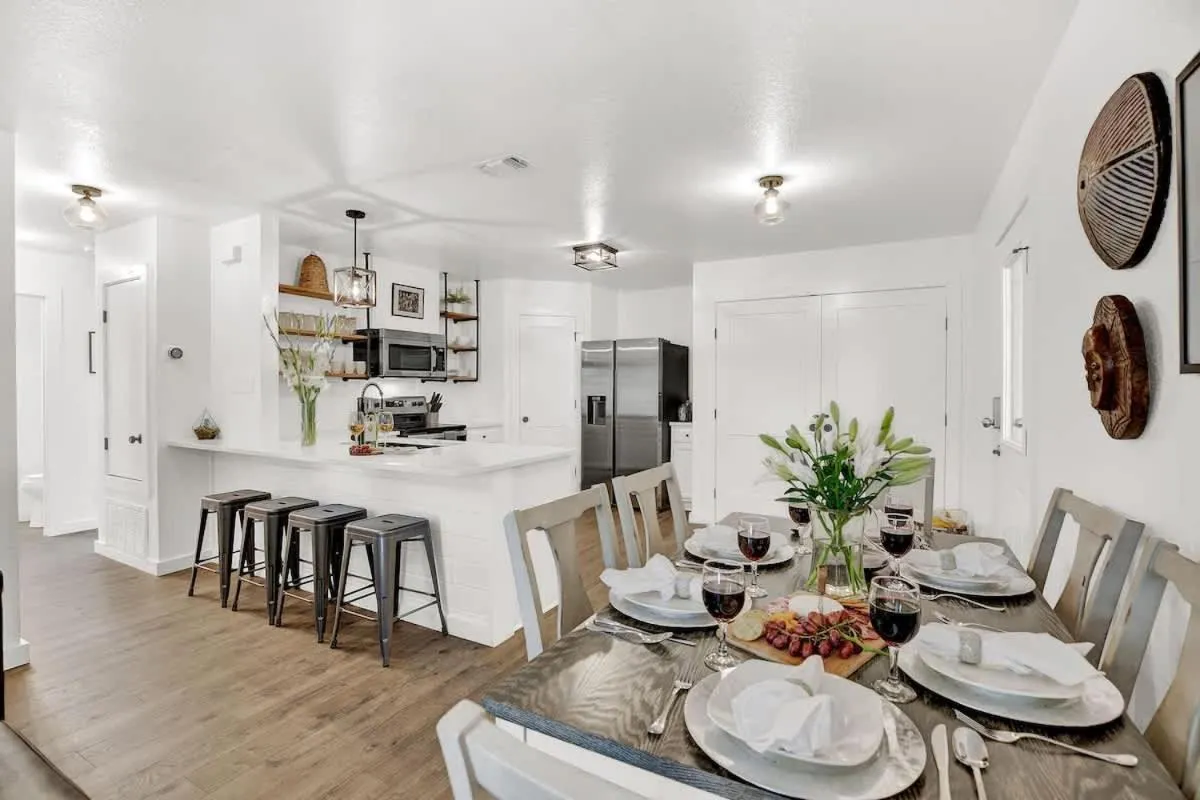 Dining area in Wanderlust #2 | Hot Tub | Shared Outdoor Space