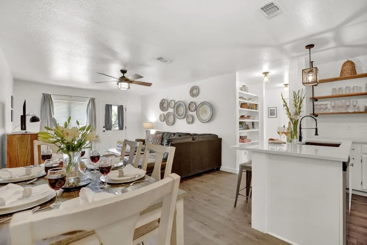 Dining area in Wanderlust #2 | Hot Tub | Shared Outdoor Space